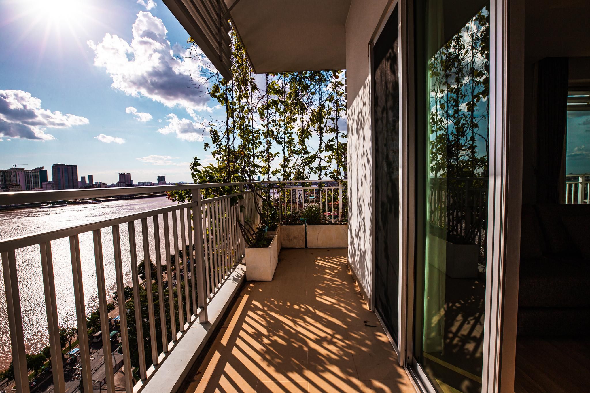 Bellevue Serviced Apartments. One-Bedroom Apartment