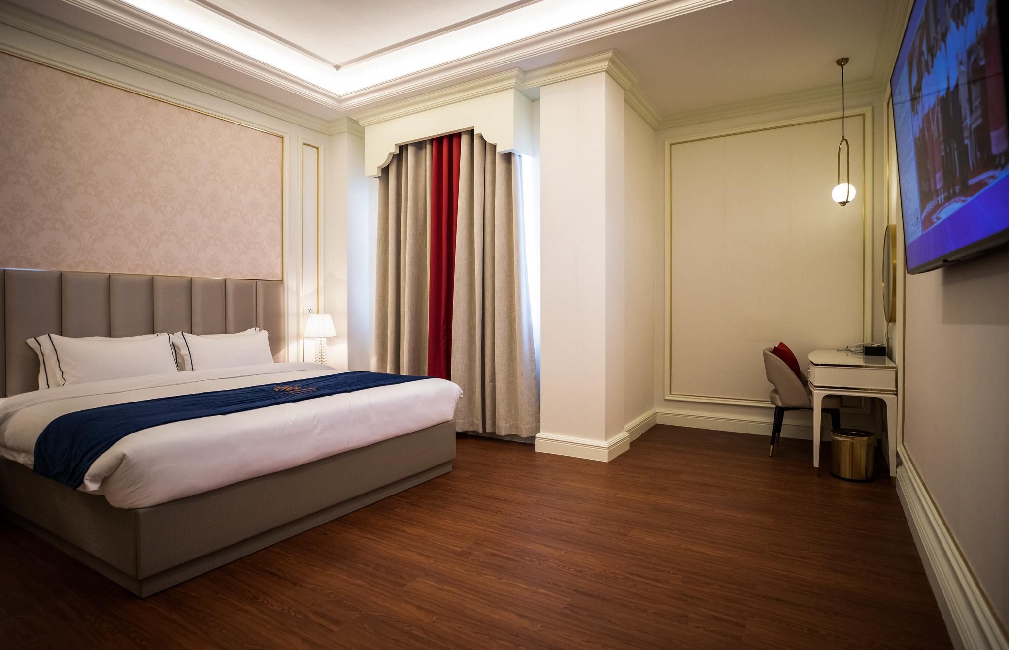 Royal City View Room