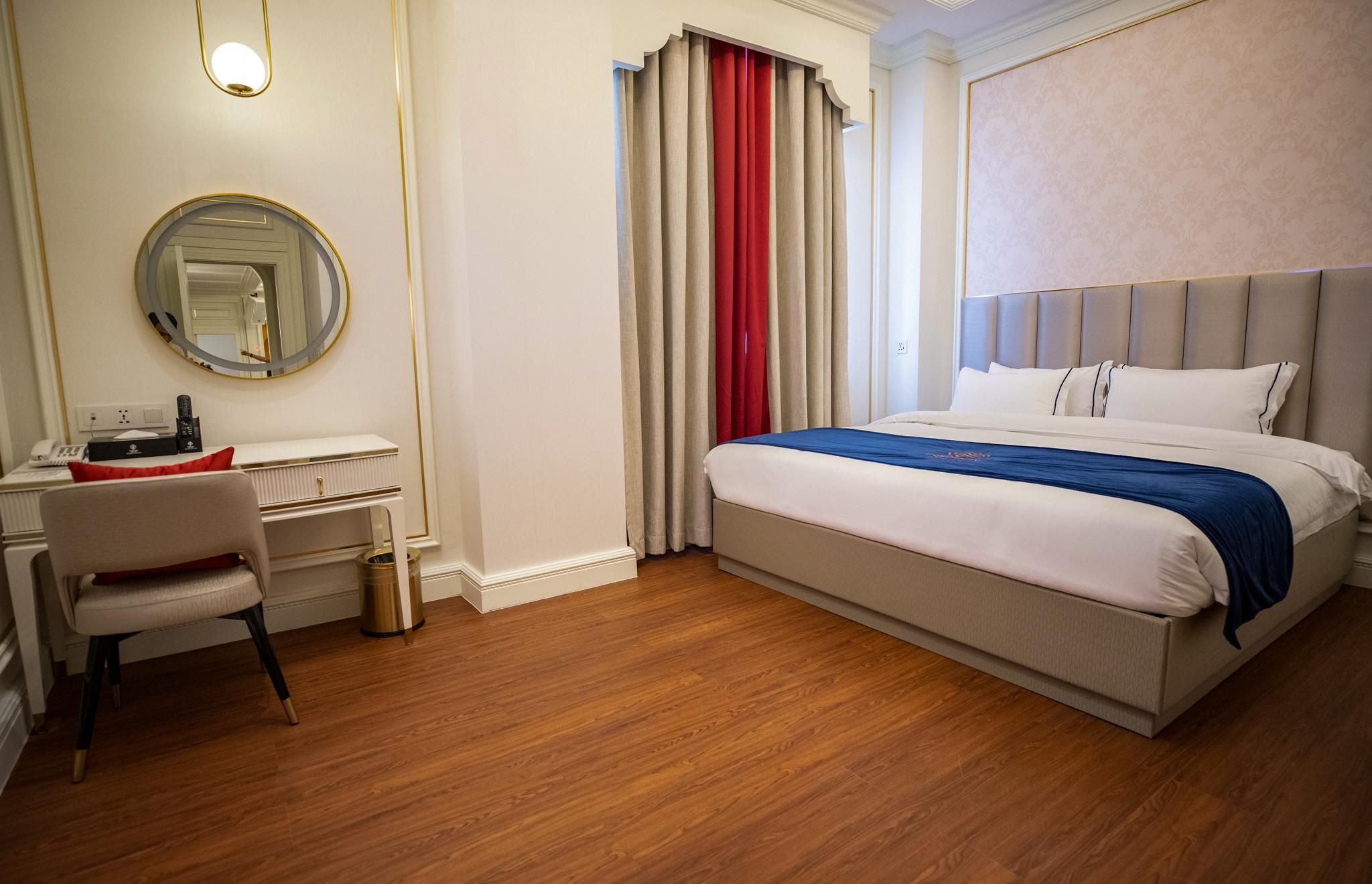 Royal City View Room