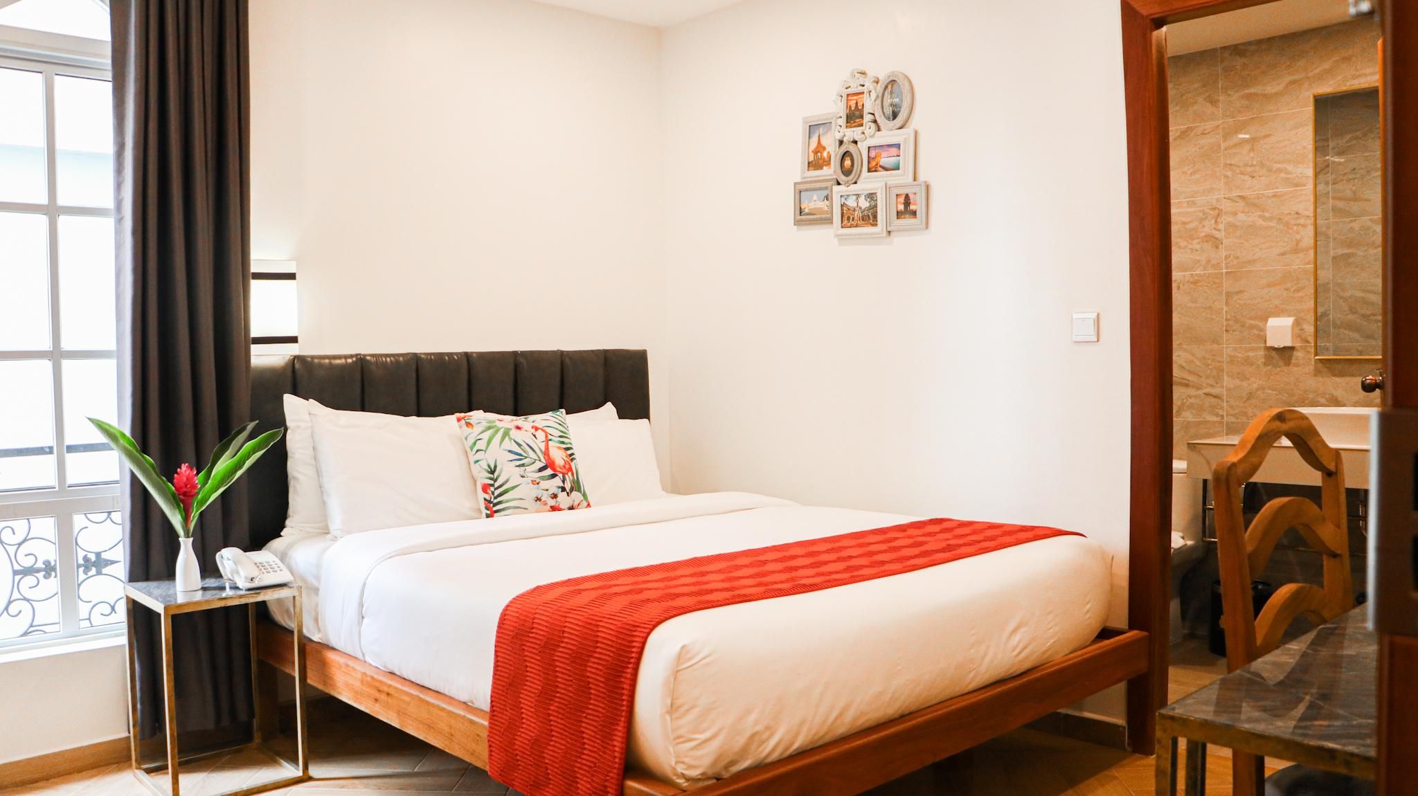 Standard Queen Room
