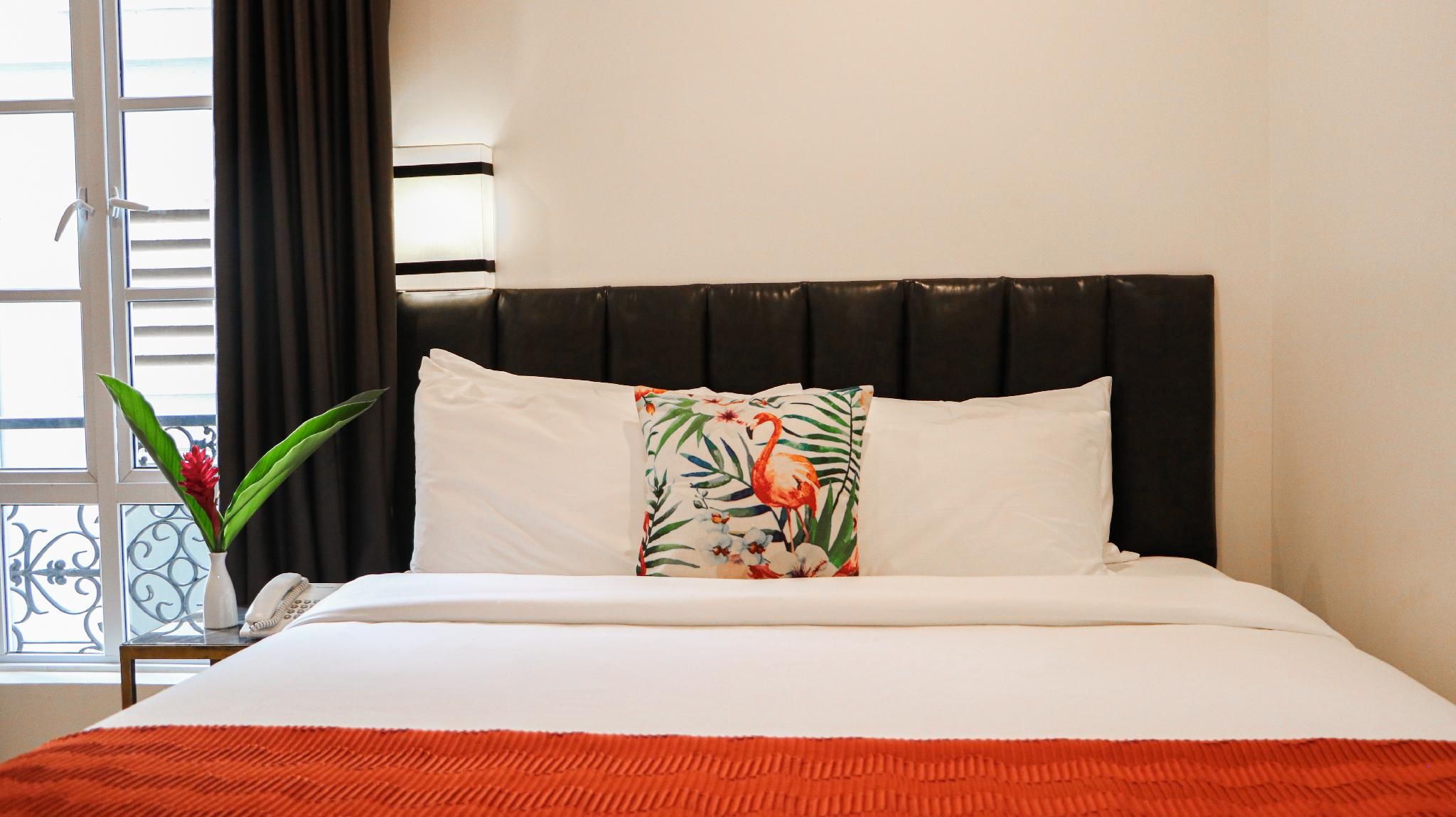 Standard Queen Room