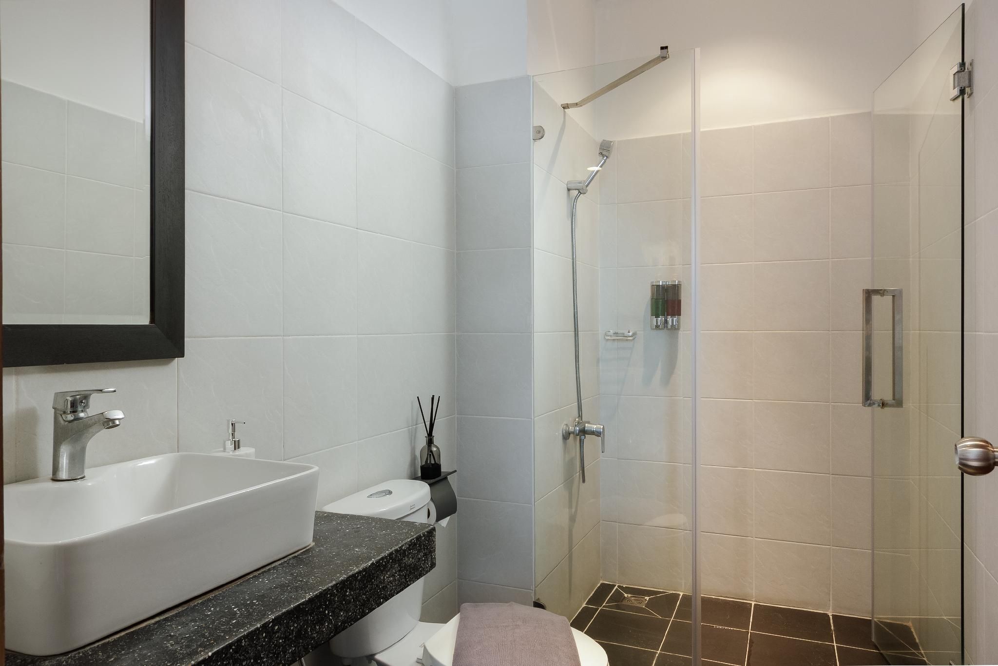 WH Hotel 310 Deluxe City View Double Room 3