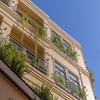 LA. CHRONIQUE HOTEL