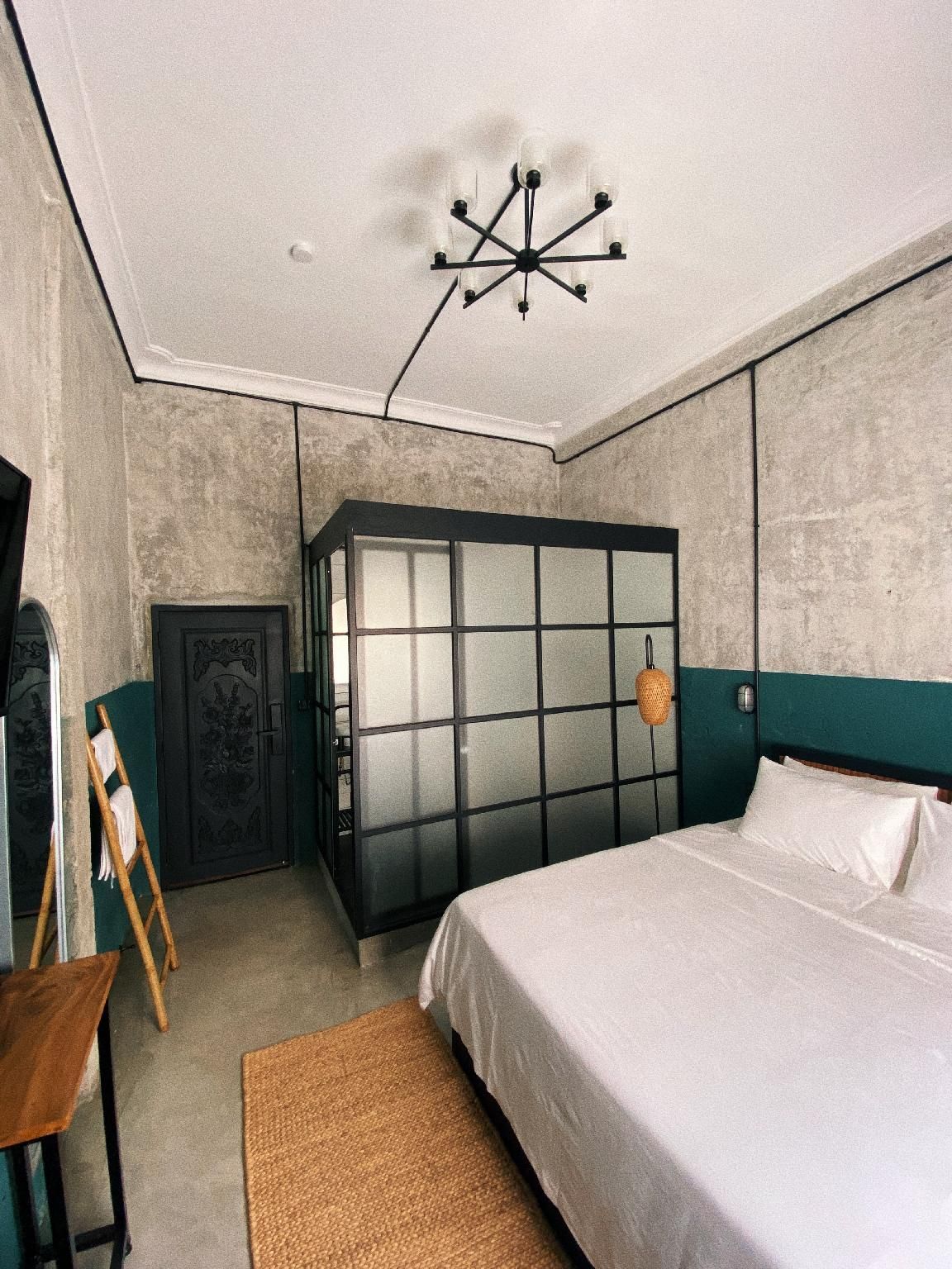 Queen Room