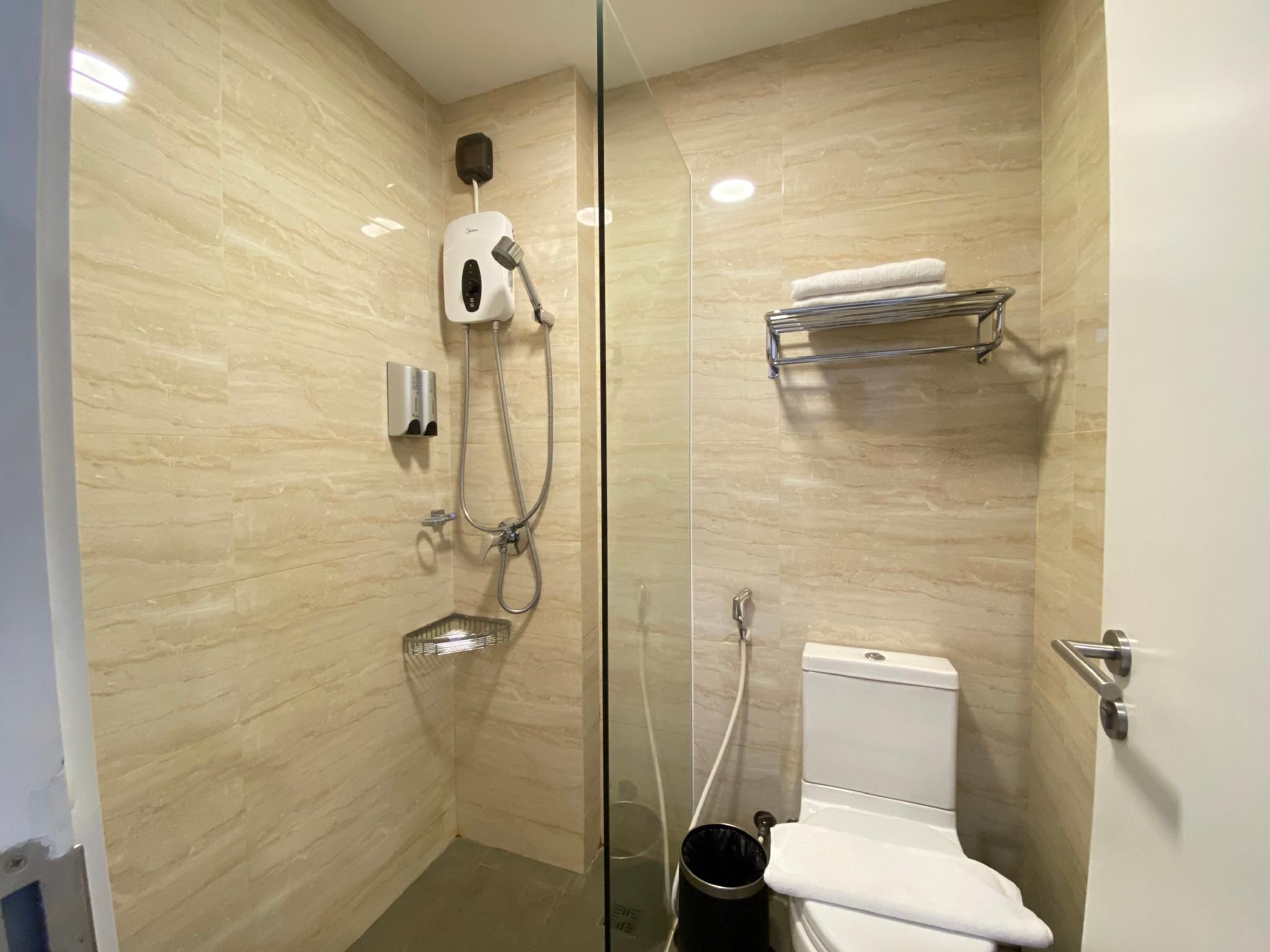 Premium King Studio