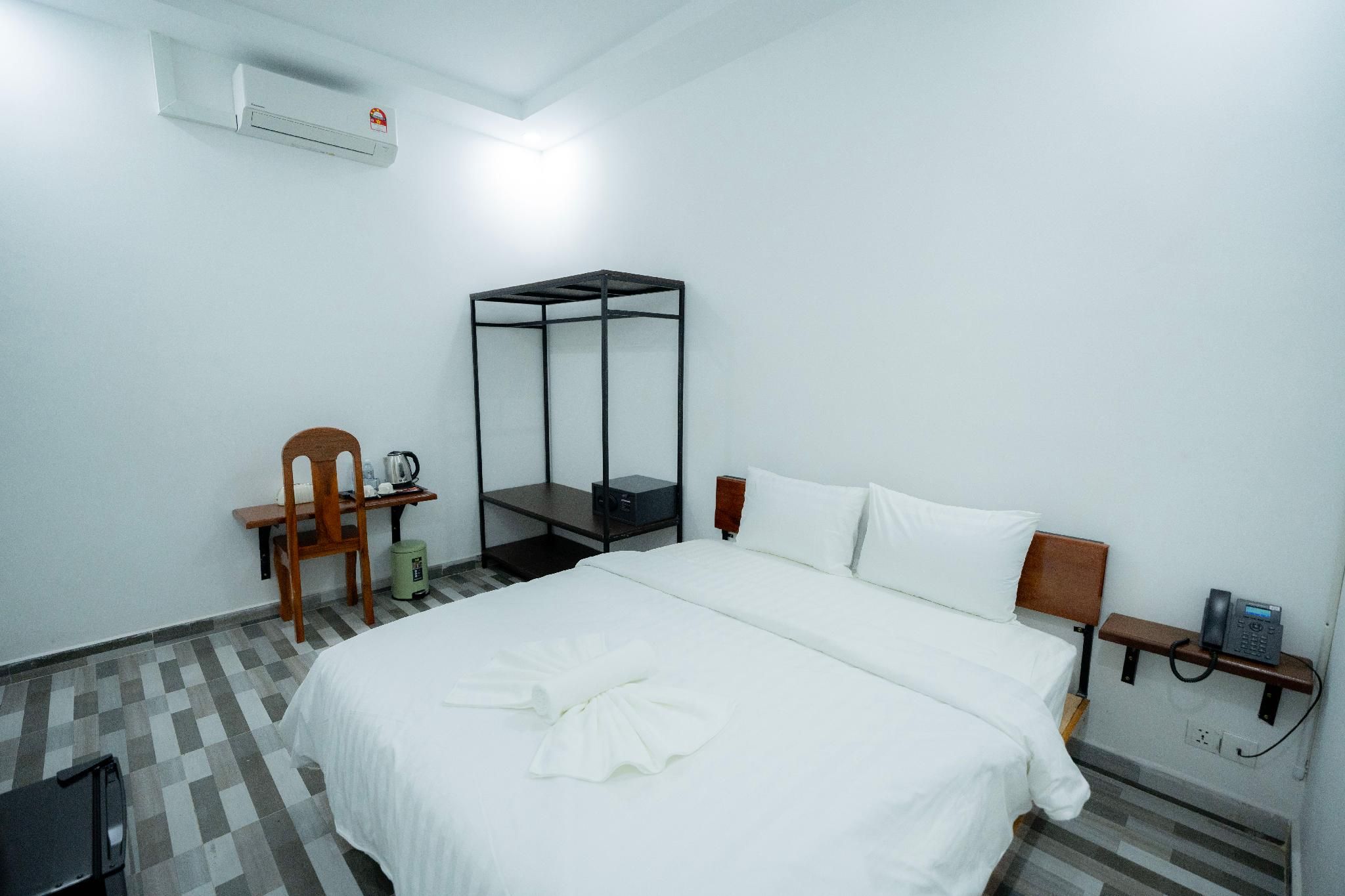 Superior Room without Window