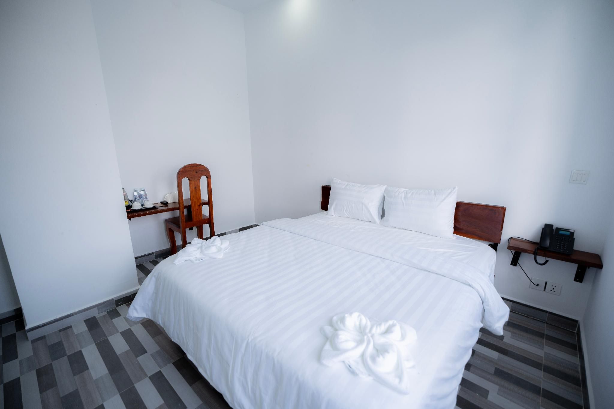 Deluxe Superior Room with Window and Balcony