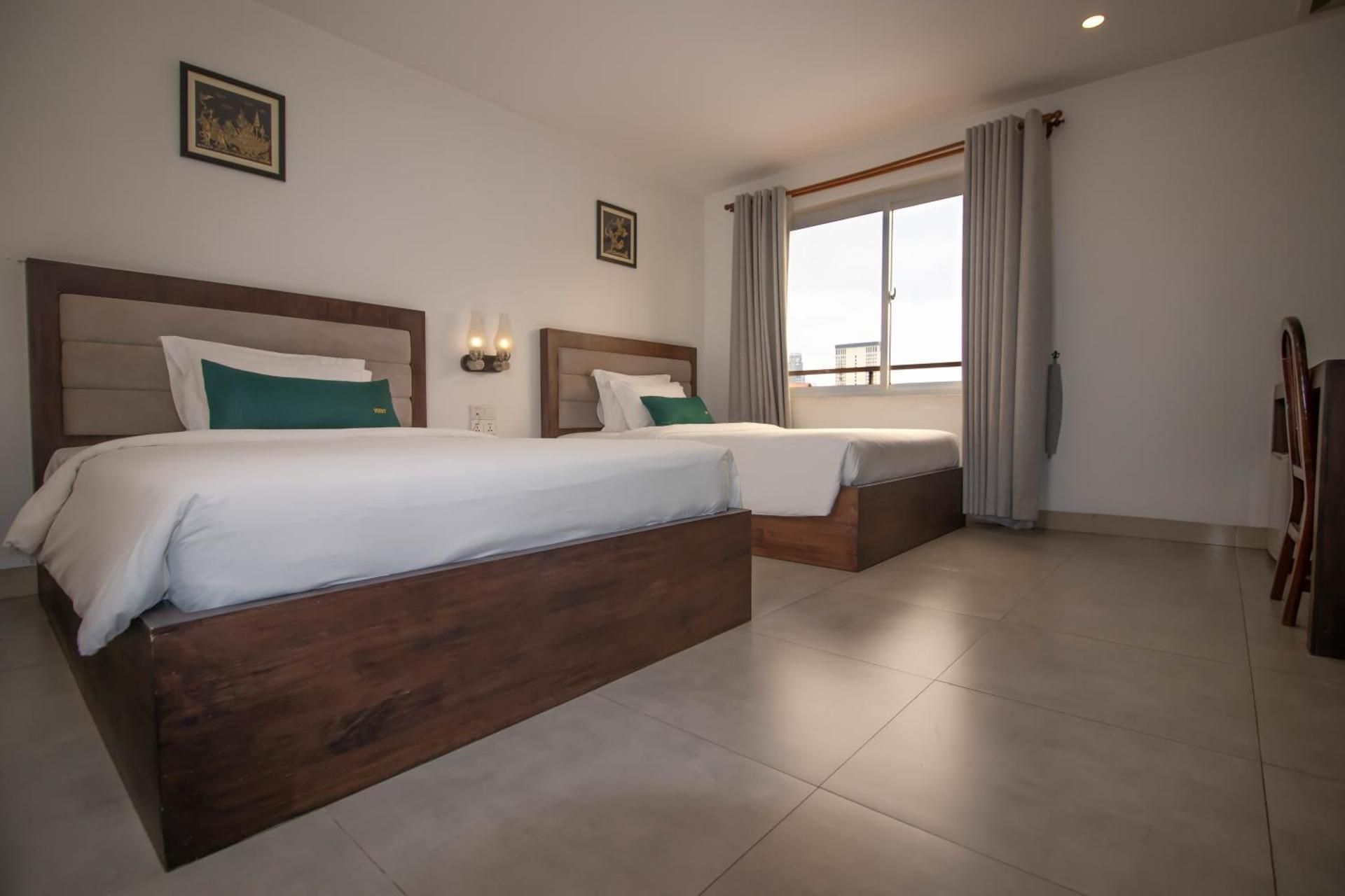 Vrest Hotel Deluxe Twin Room without Balcony 2