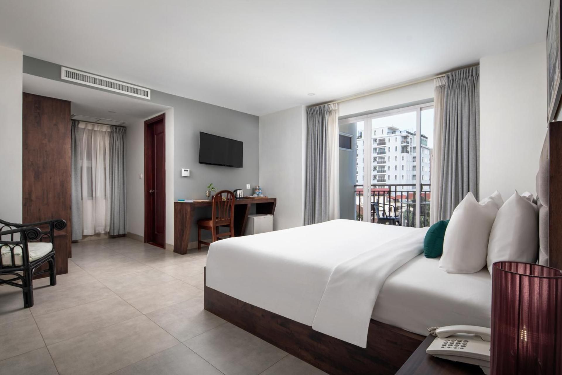 Suite with Balcony
