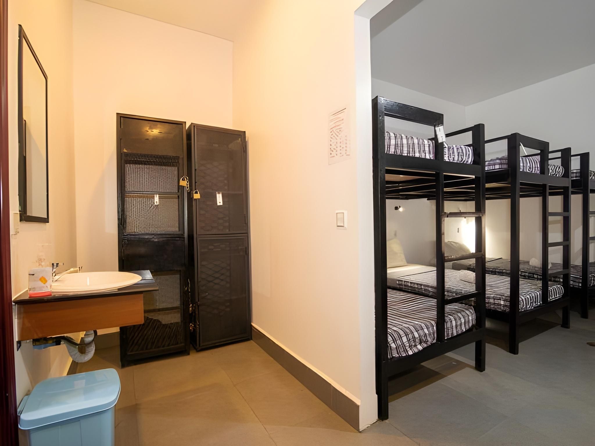 1 Person in 8-Bed Dormitory
