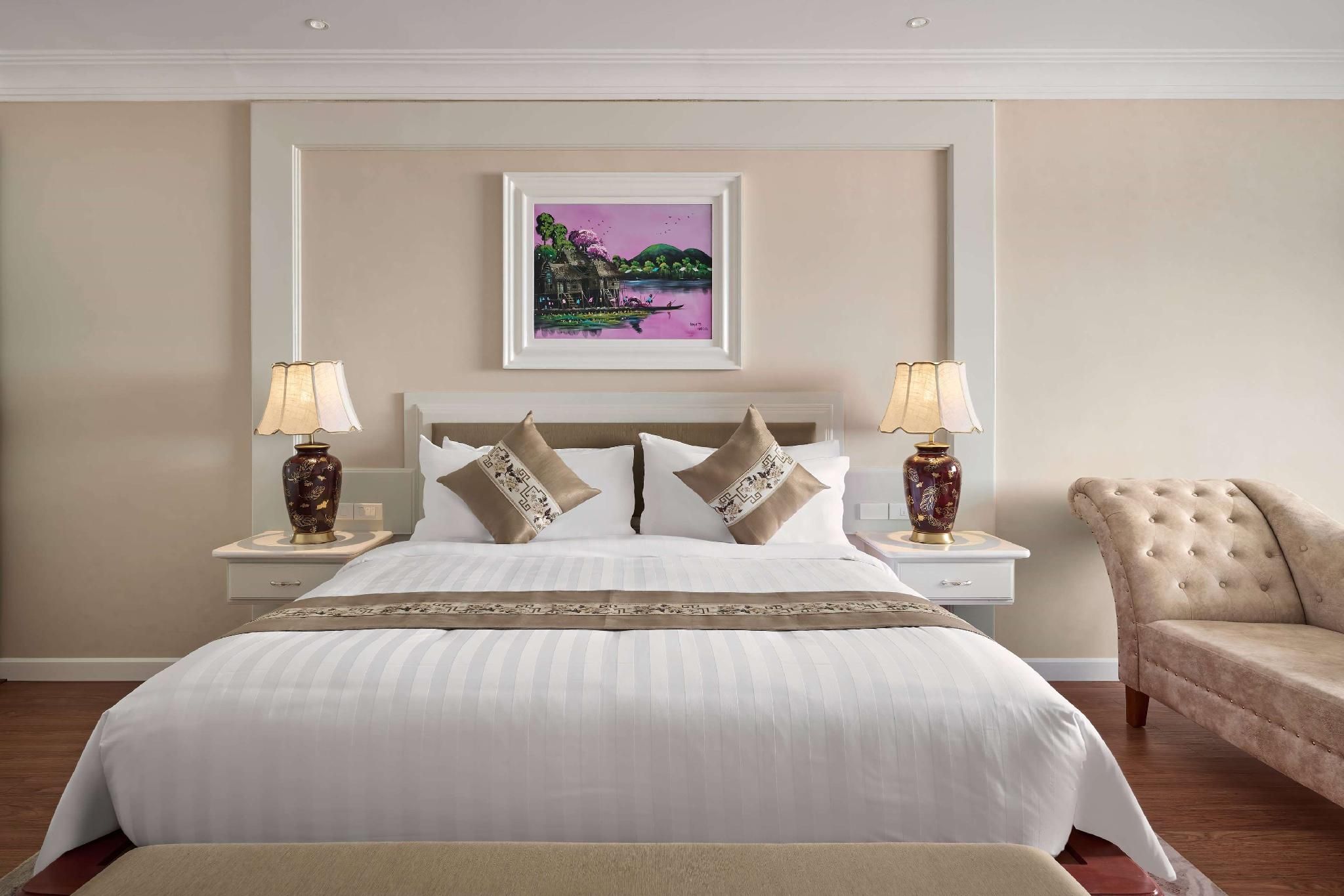 Club Deluxe Room, 1 King Bed