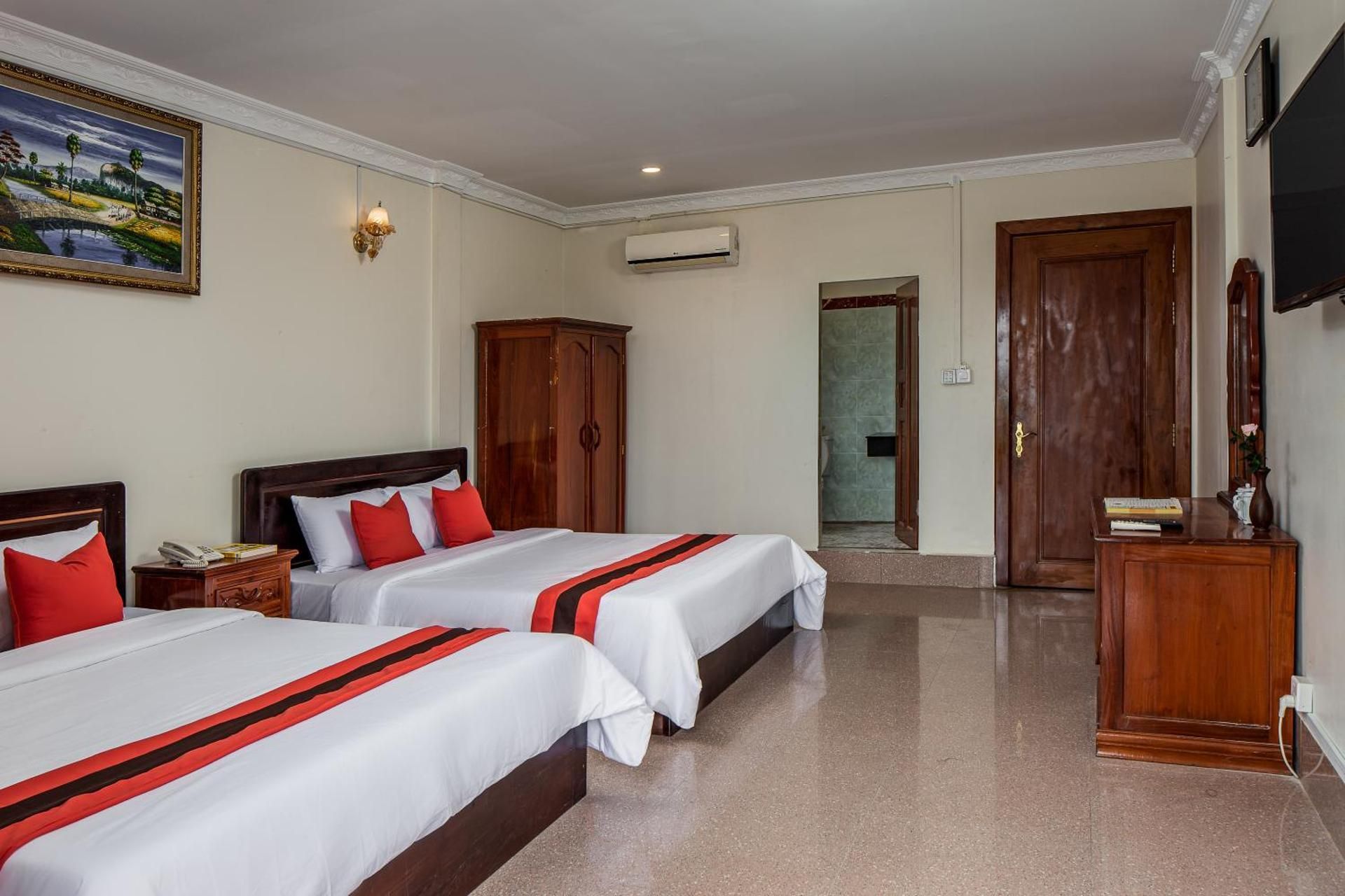 Deluxe Twin Room with Balcony