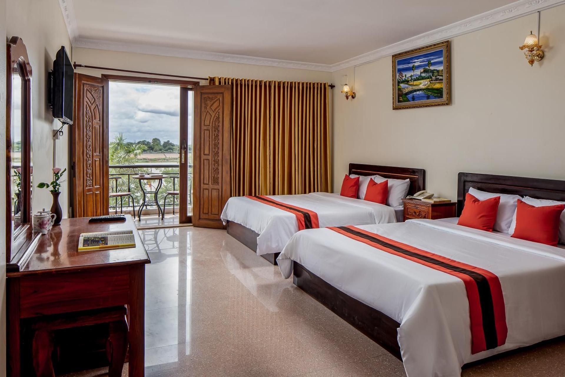 Deluxe Twin Room with Balcony