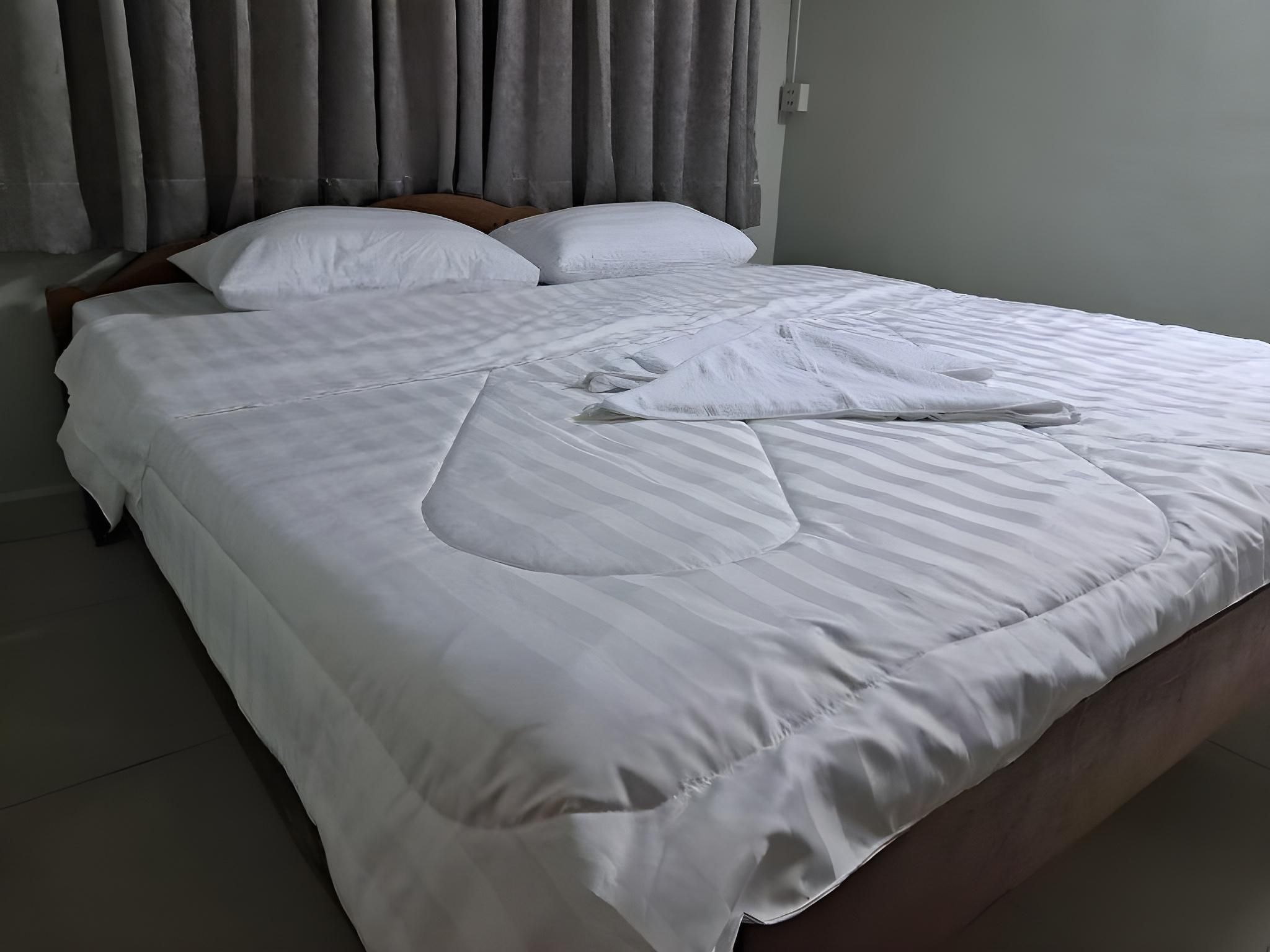 Double - Shared Bathroom