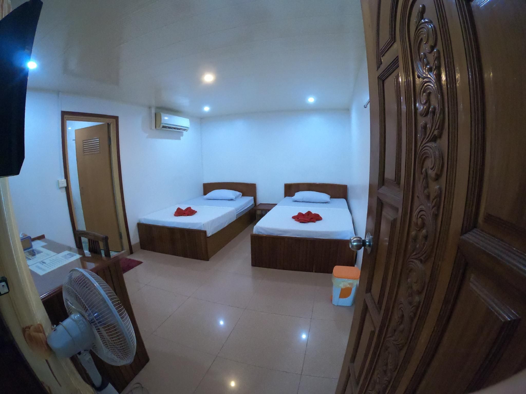 Twin Air Conditioning