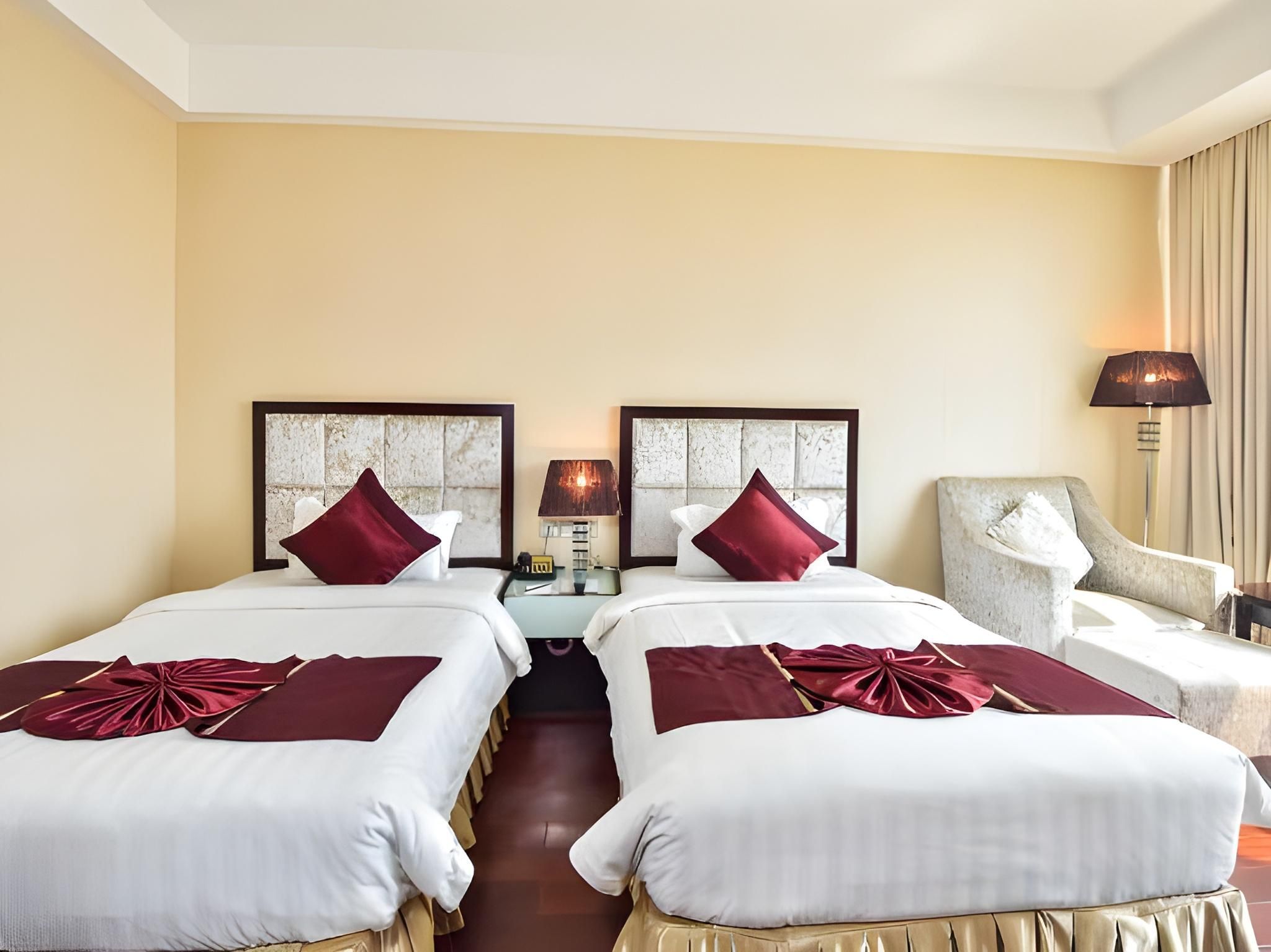 Deluxe Twin Room - Free Two Ways Airport Transfer