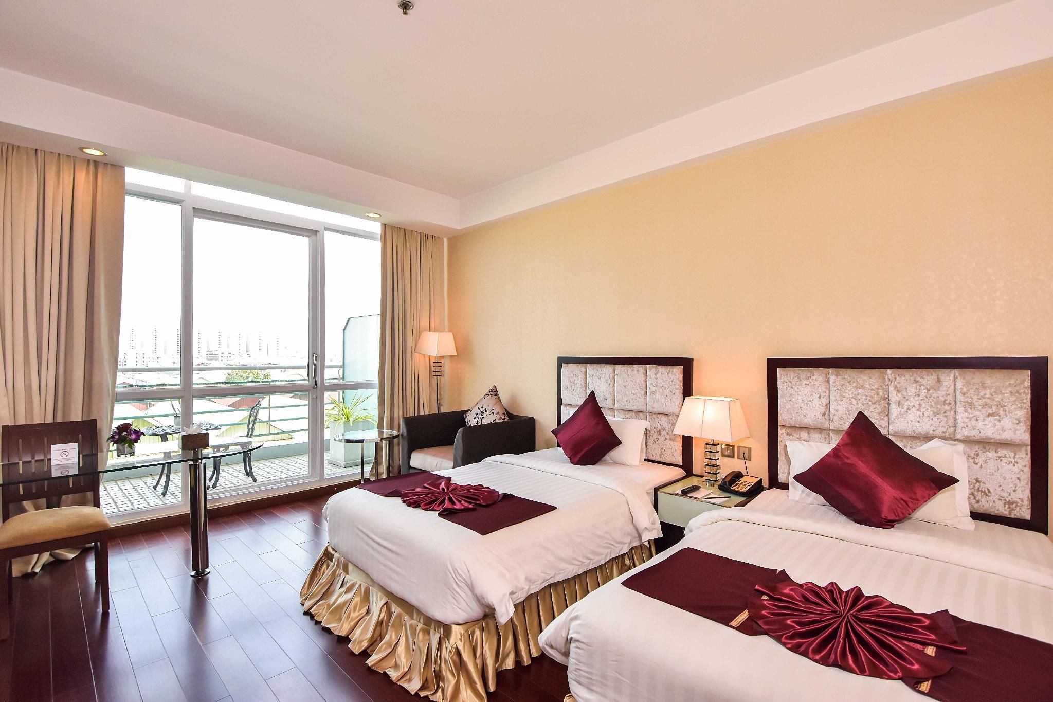 Deluxe Twin - Free Two Ways Airport Transfer