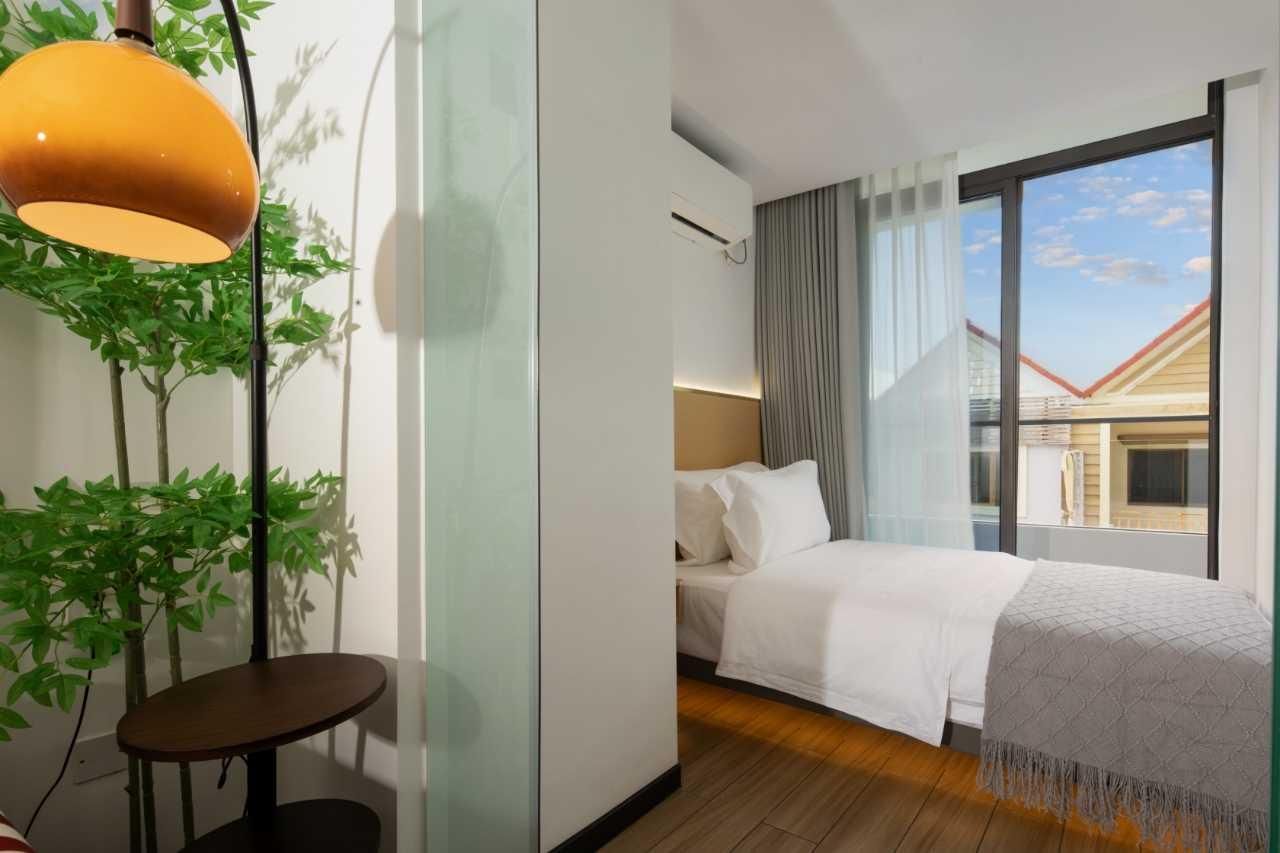 Suite with Kitchenette and Balcony