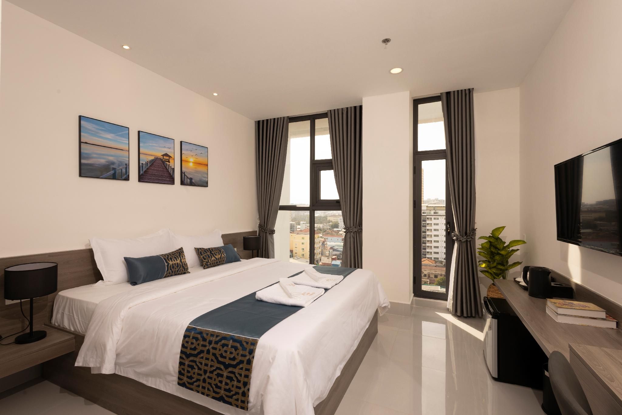 La Cozii TK Studio City View