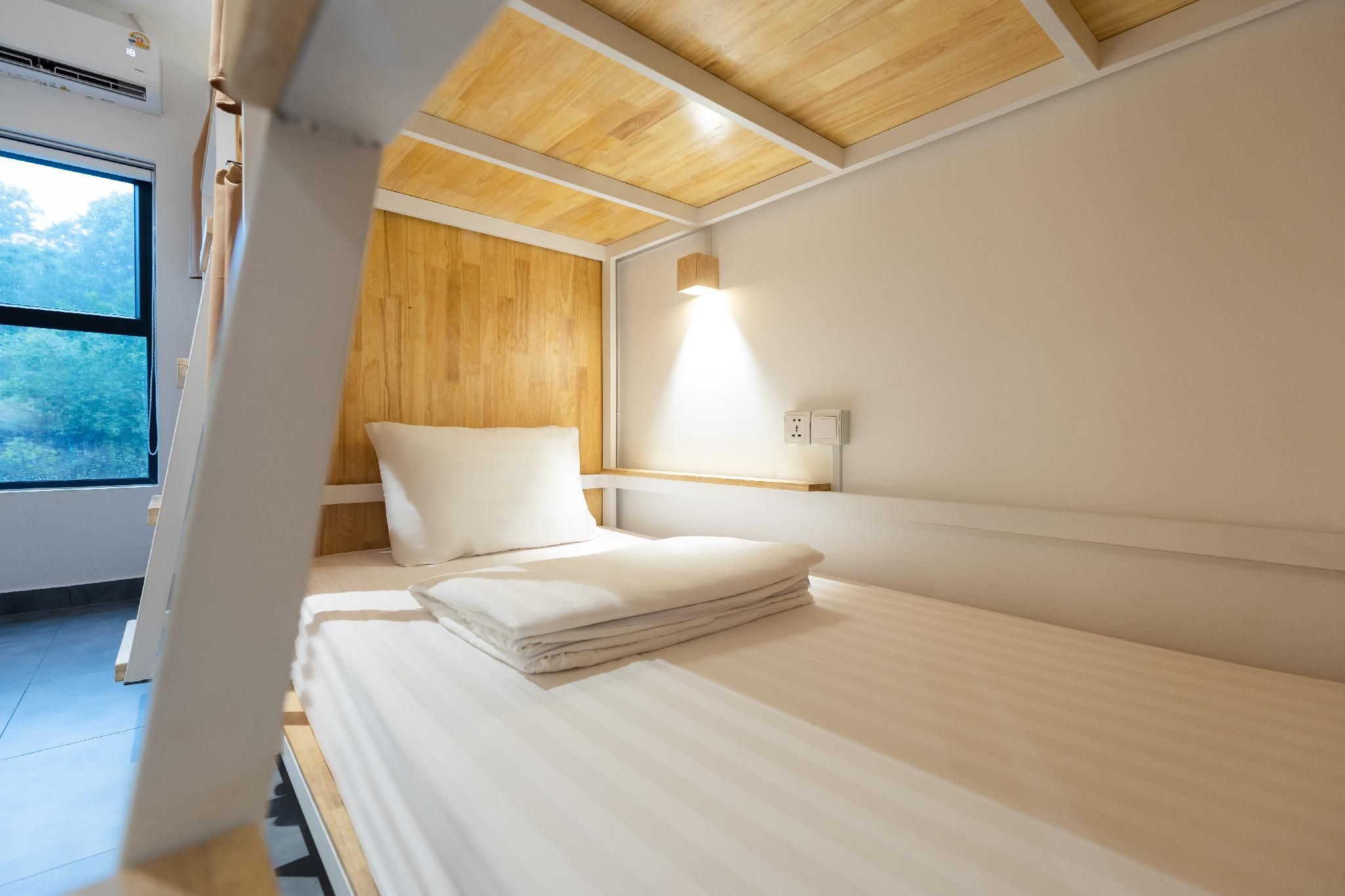 Bed in 12-bed in Mixed Dormitory Room