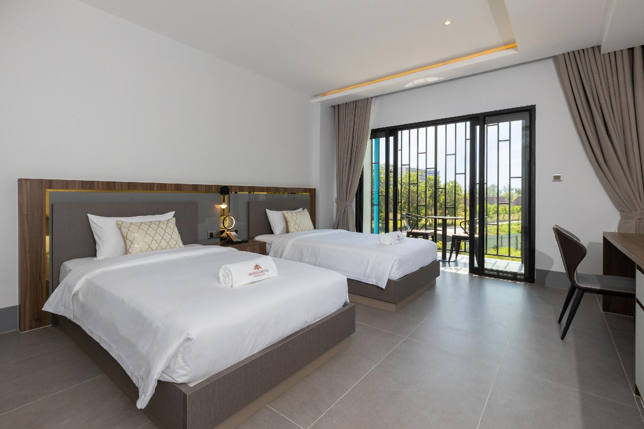 Munich Hotel Superior Twin Balcony 2