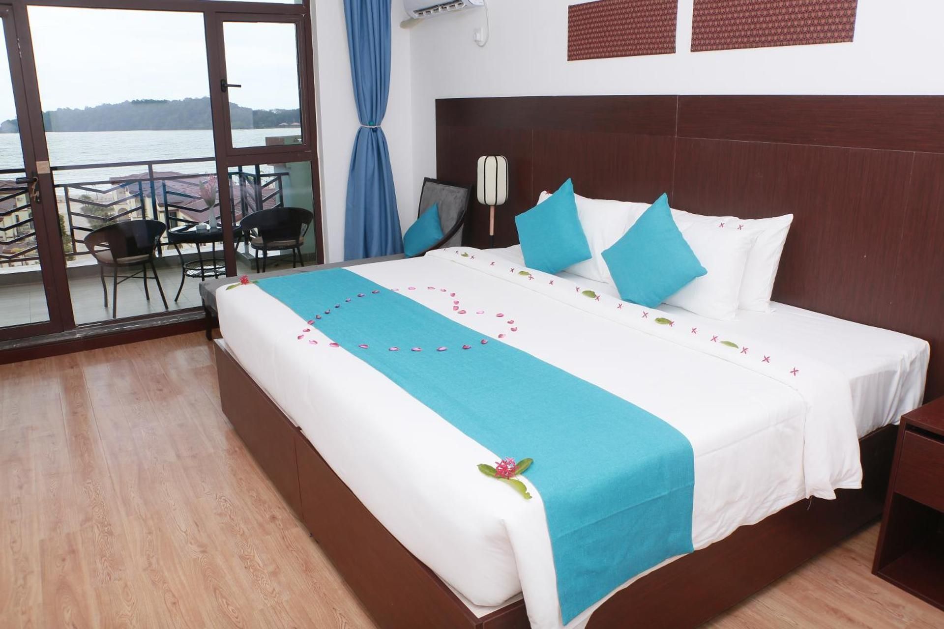 Deluxe Double or Twin Room with Balcony