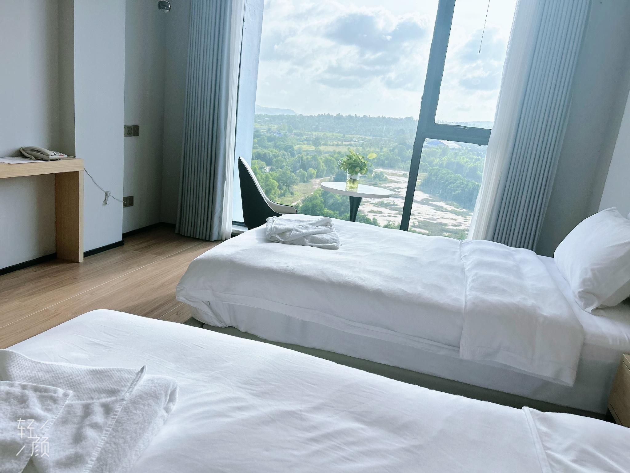 Mountain View Twin Room