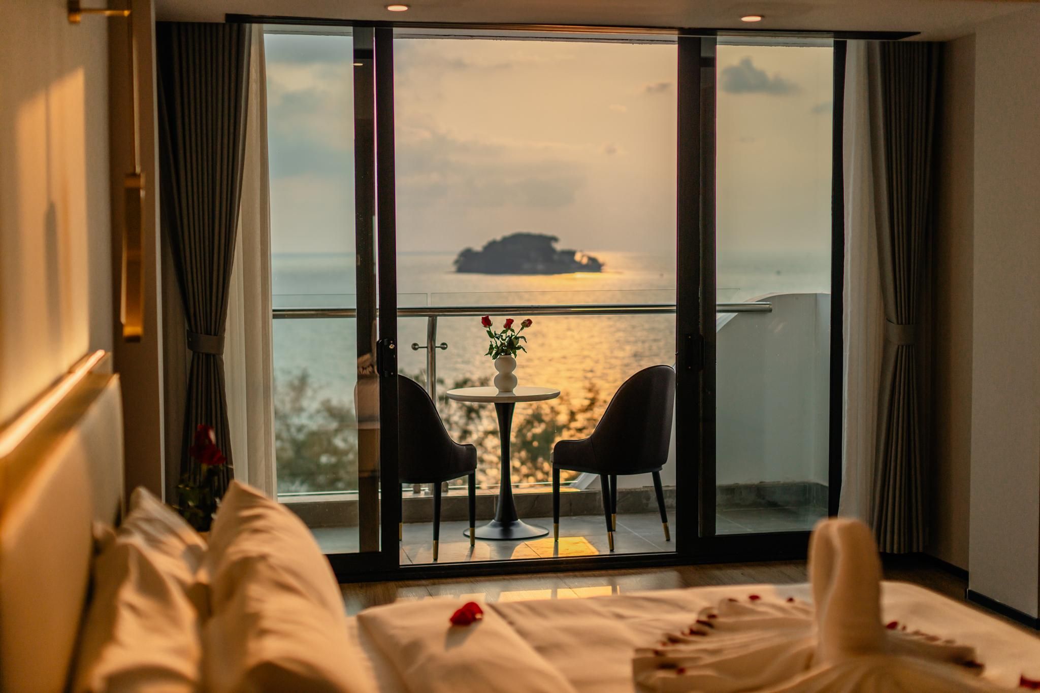 Ocean View Queen Room with Balcony