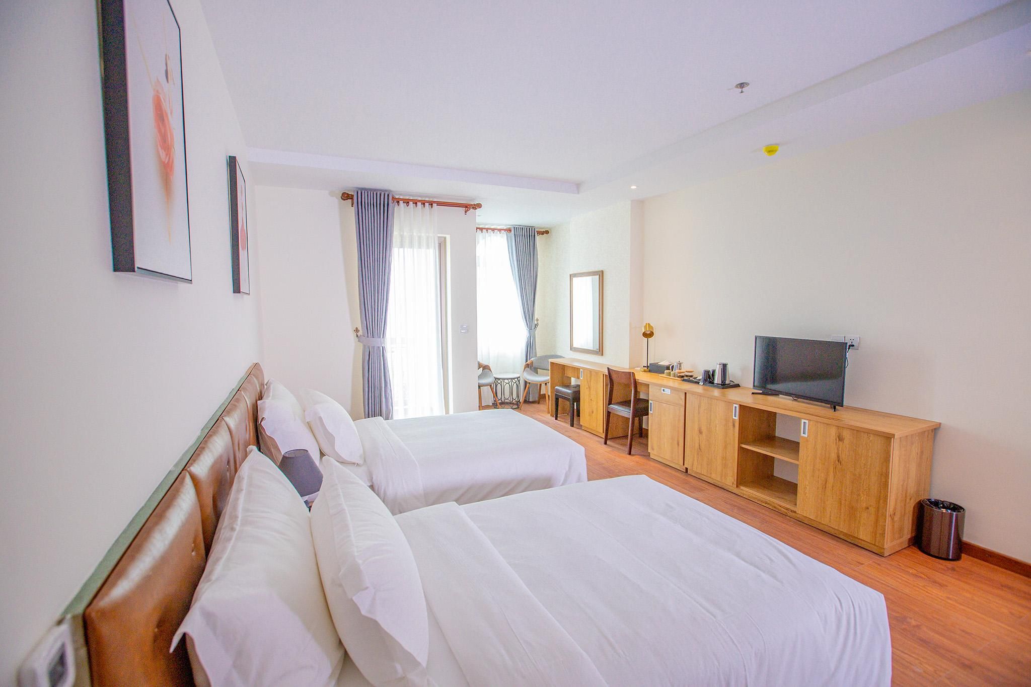 Deluxe Twin Room with Balcony