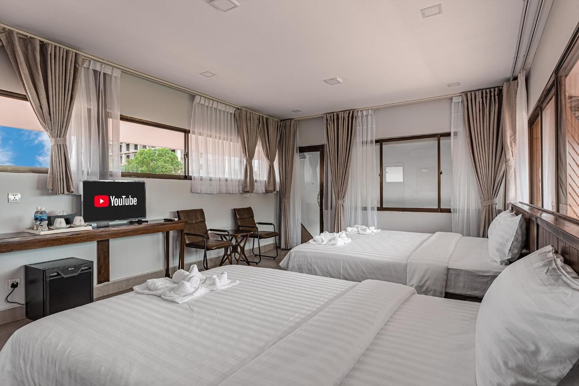 Studio Triple with Pool View first floor