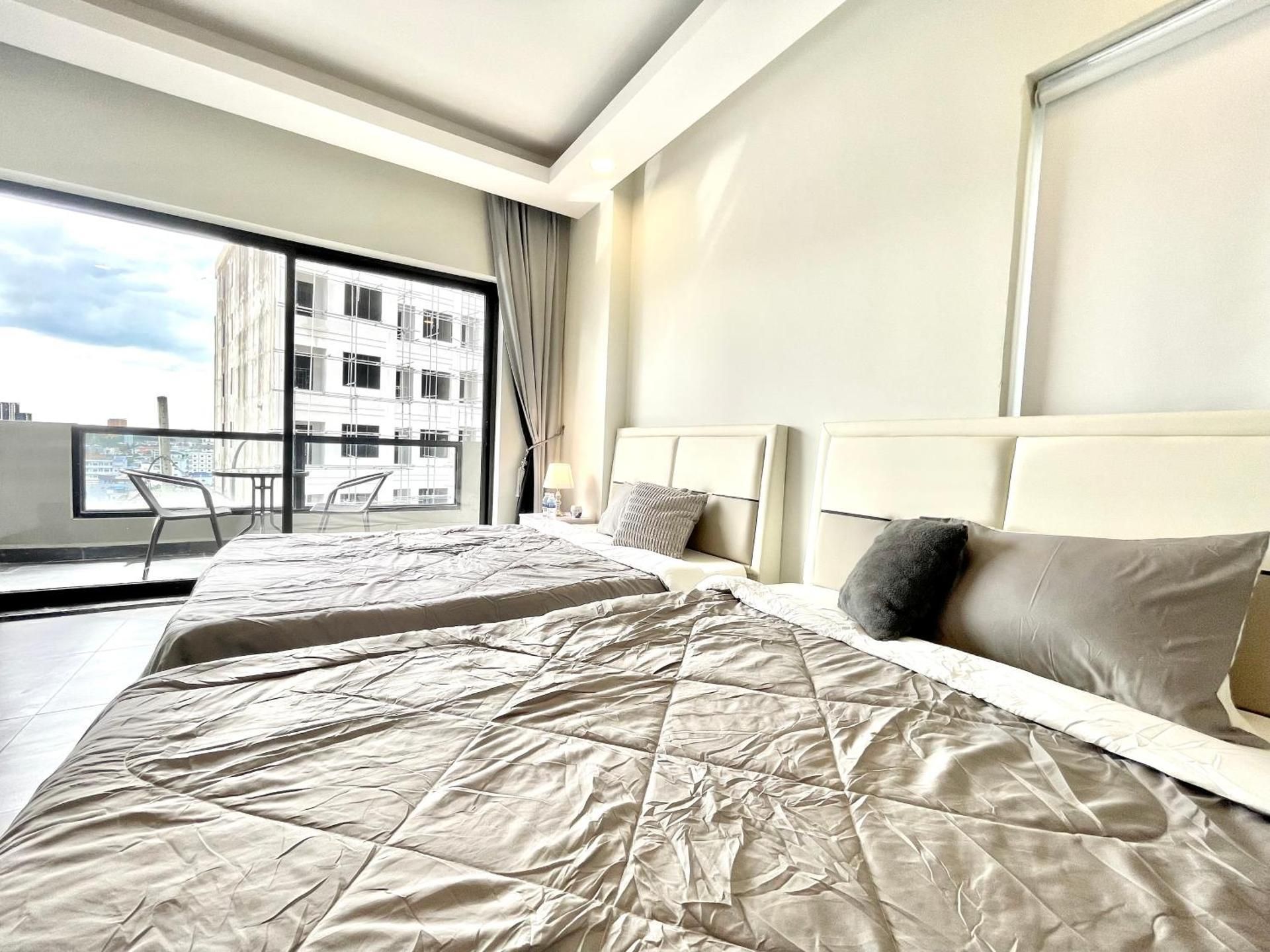 Two-Bedroom Deluxe Apartment with Balcony
