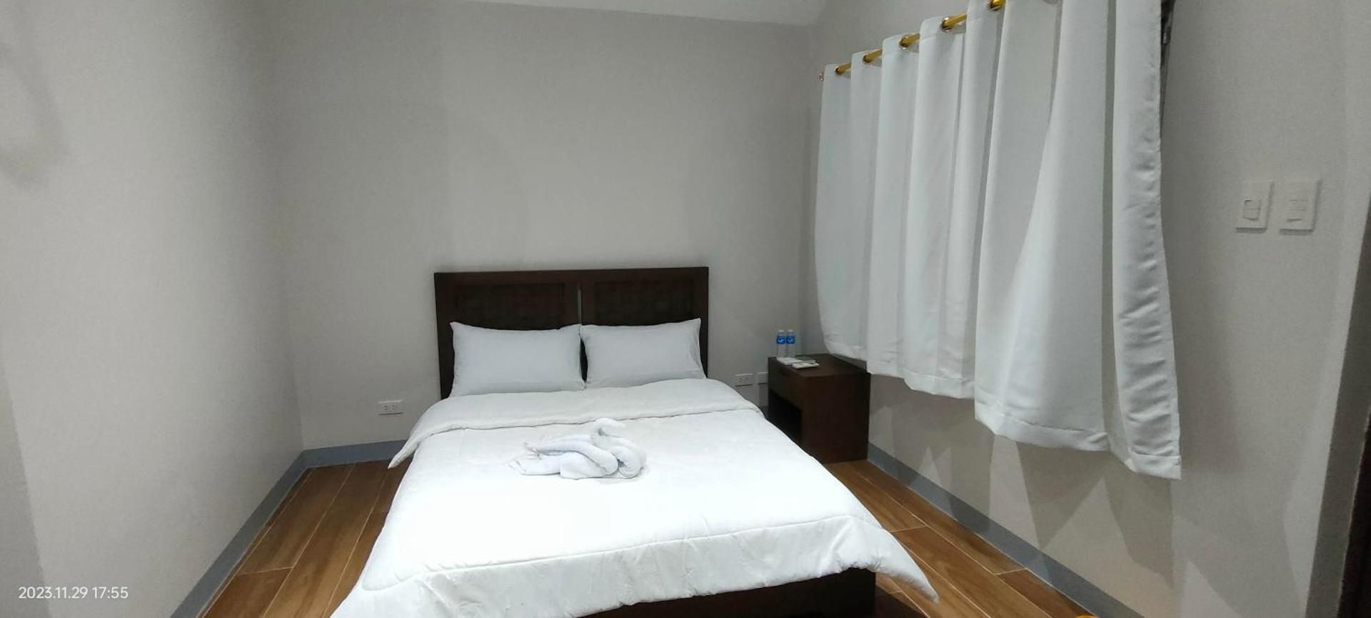 Queen Room with Pool View