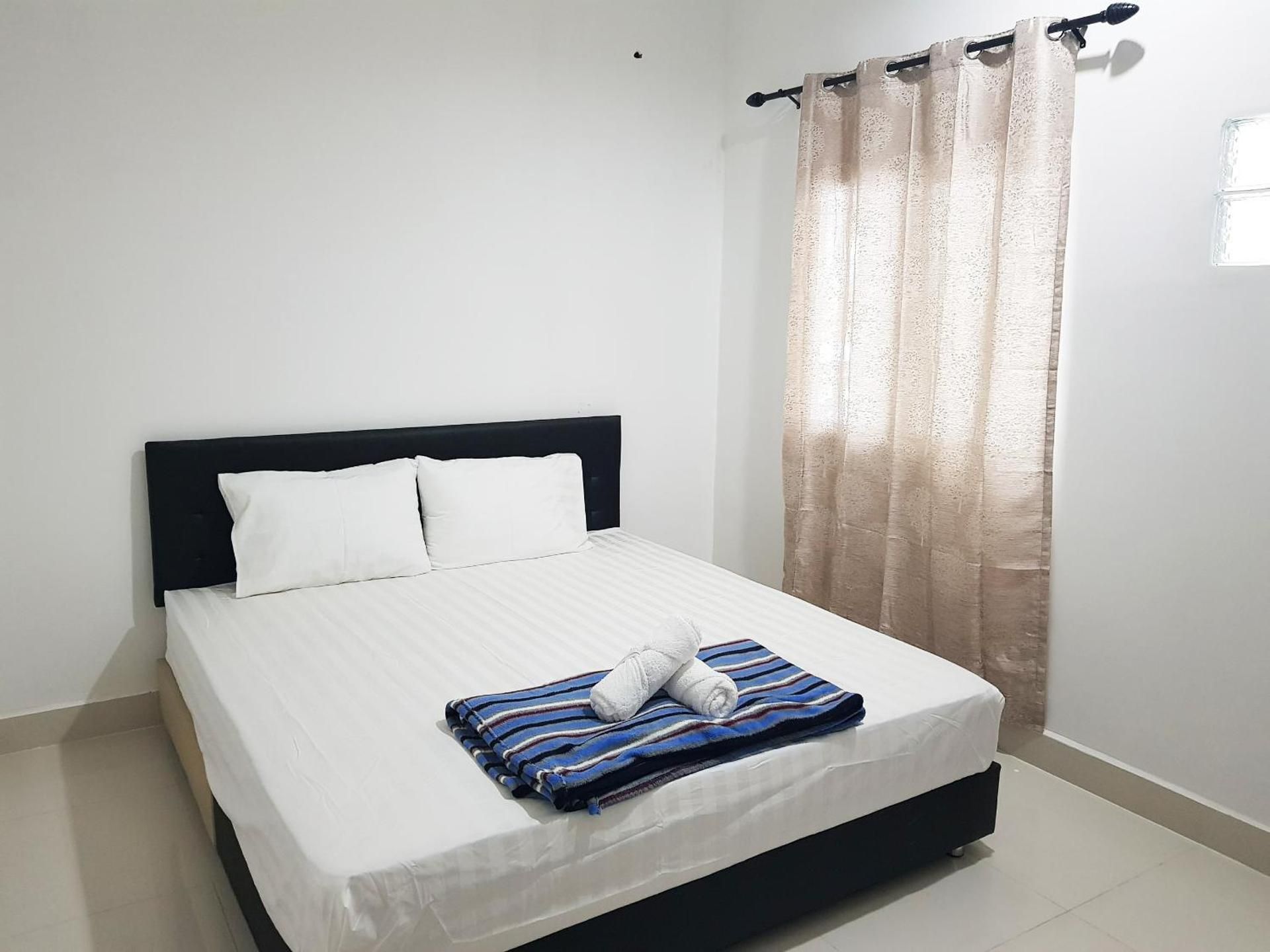 Budget Double Room with Shared Bathroom