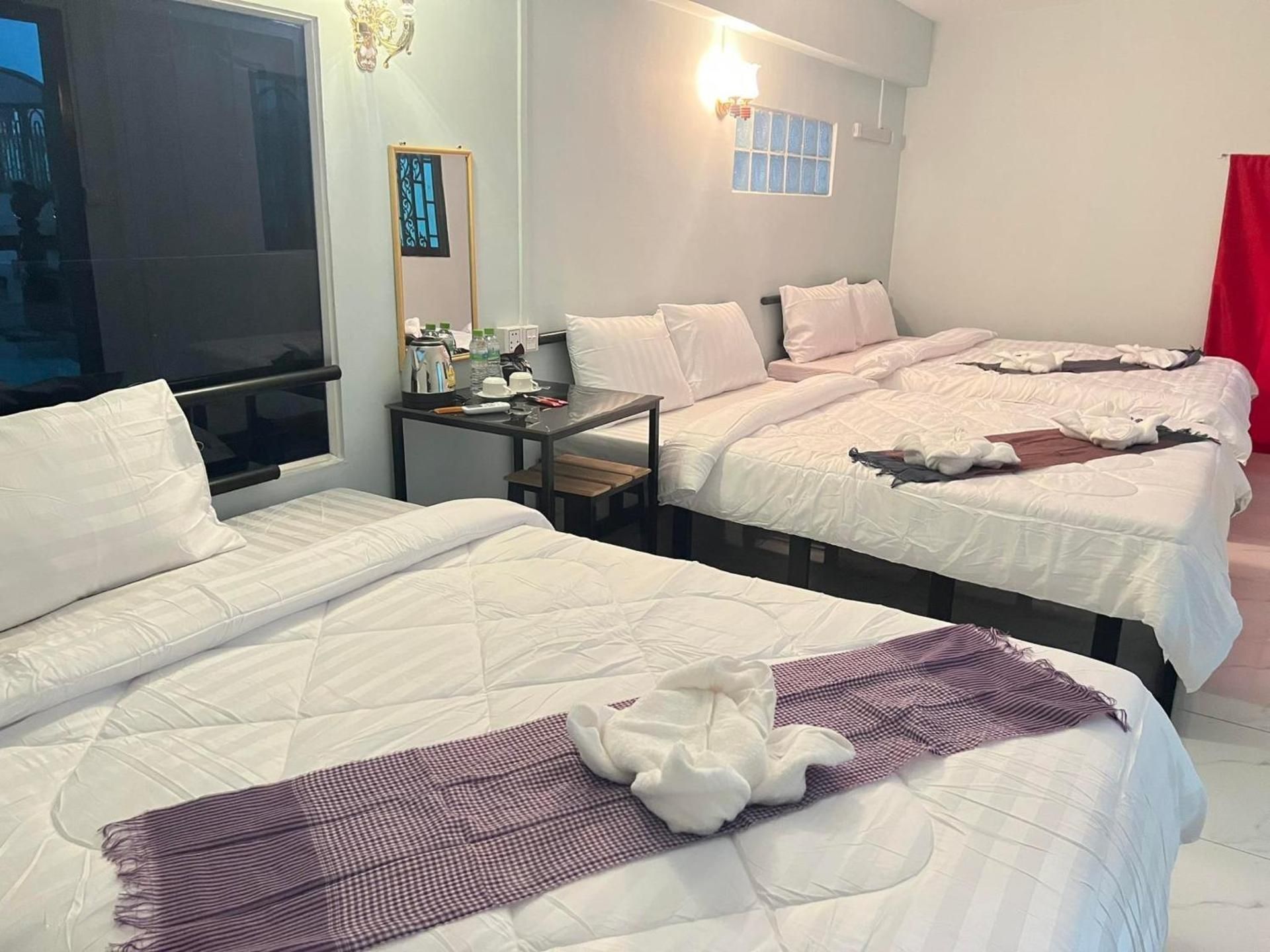 DELUXE APARTMENT