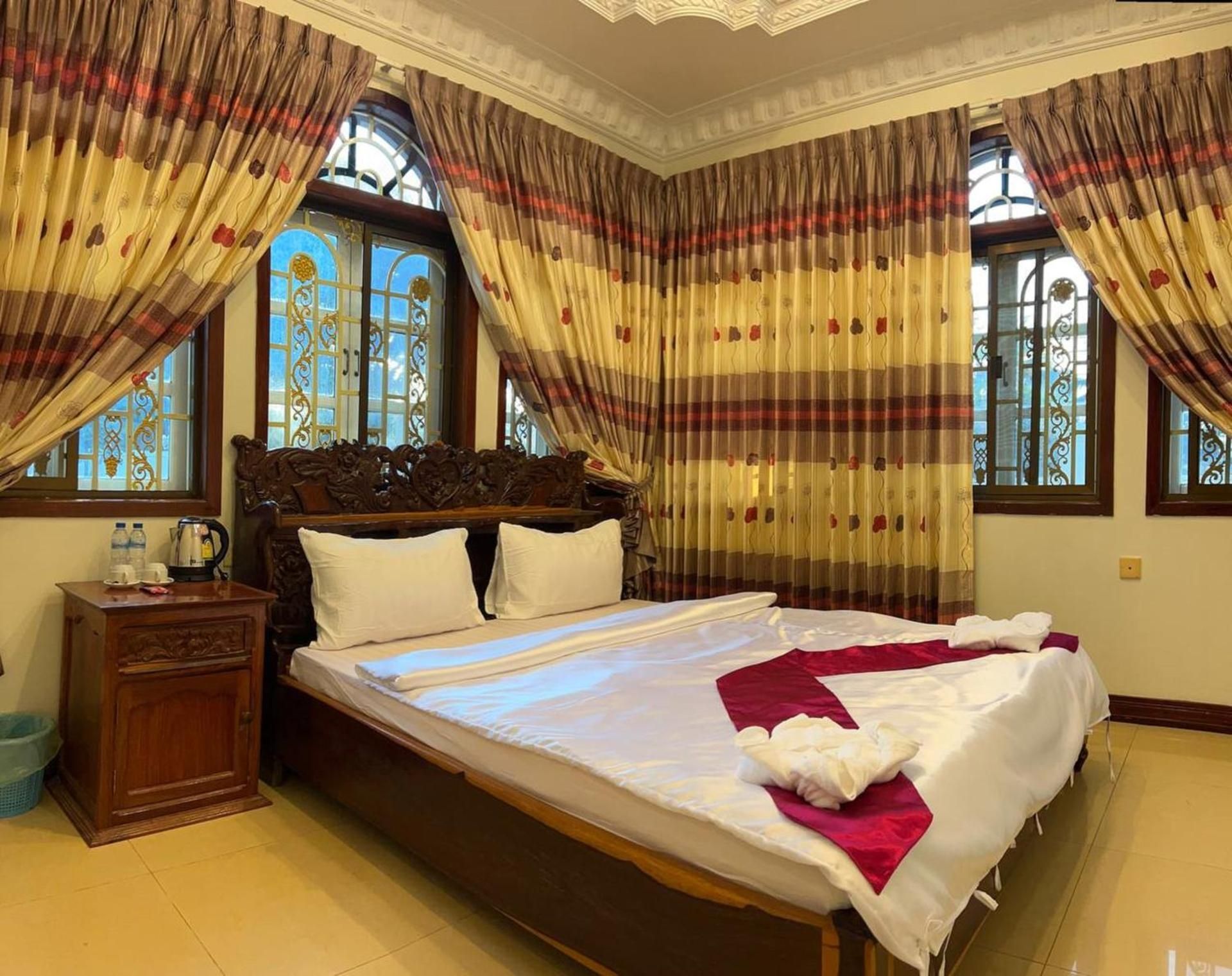 Deluxe King Suite