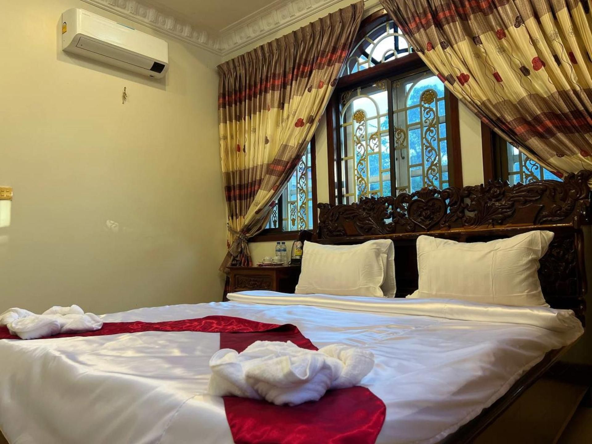 Deluxe King Suite