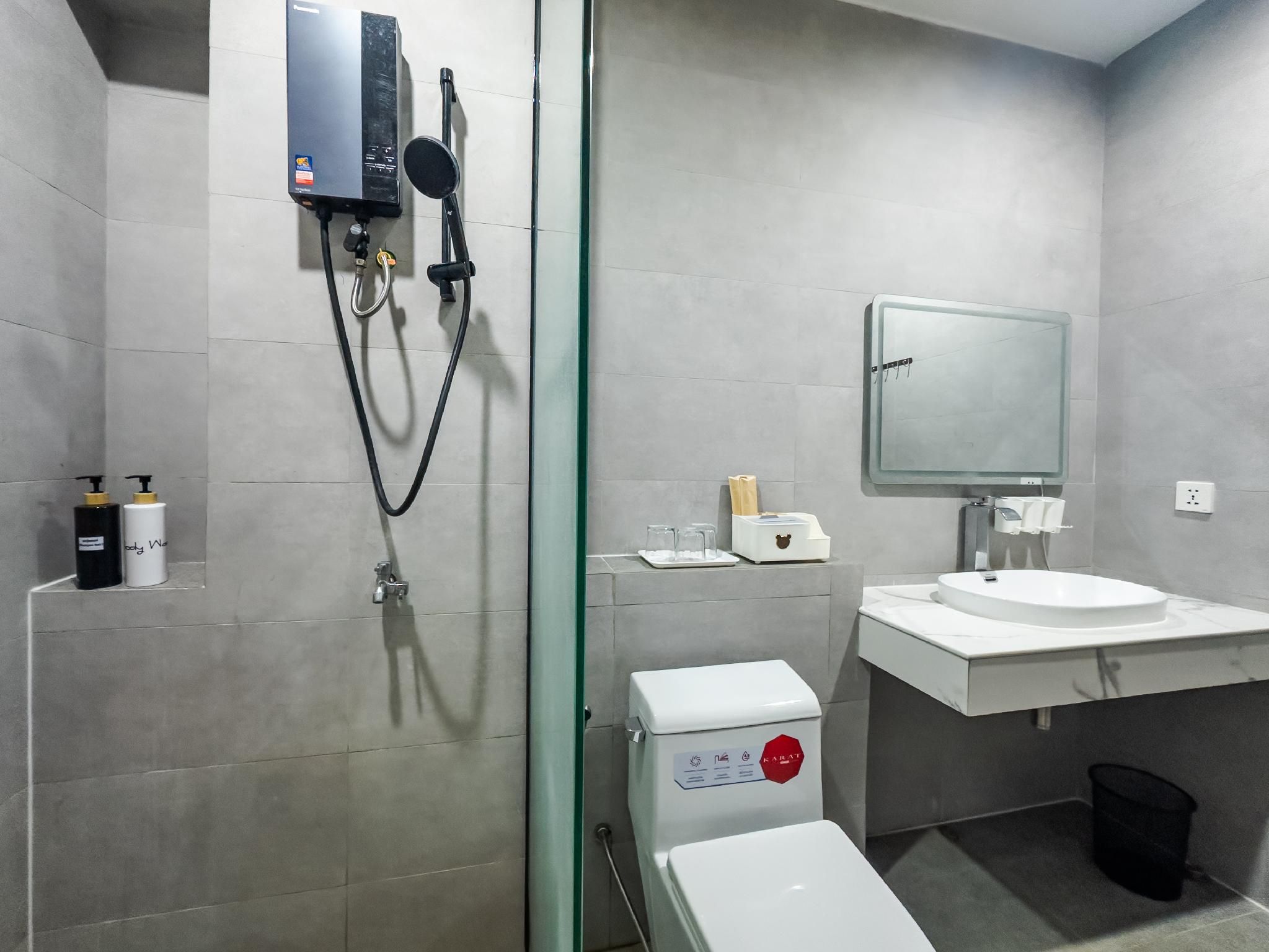 Hidden Glow Family Deluxe 3