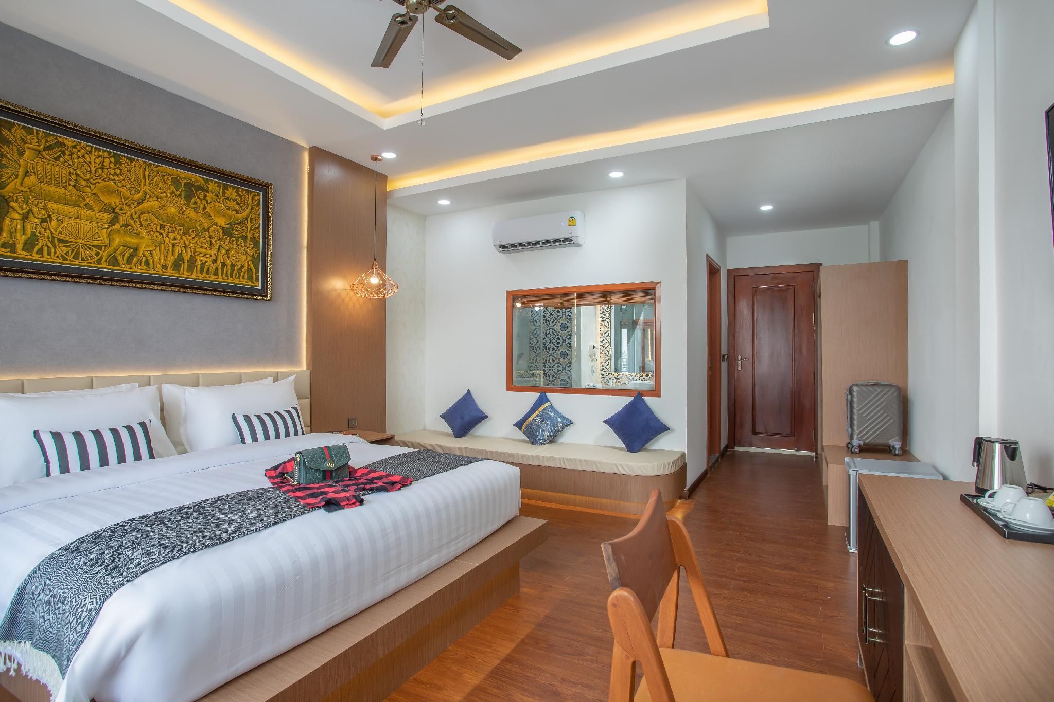 Royal Suite - Breakfast Included