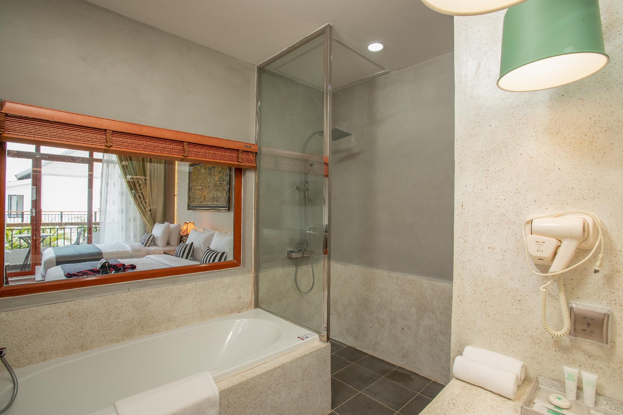 Royal Suite - Breakfast Included