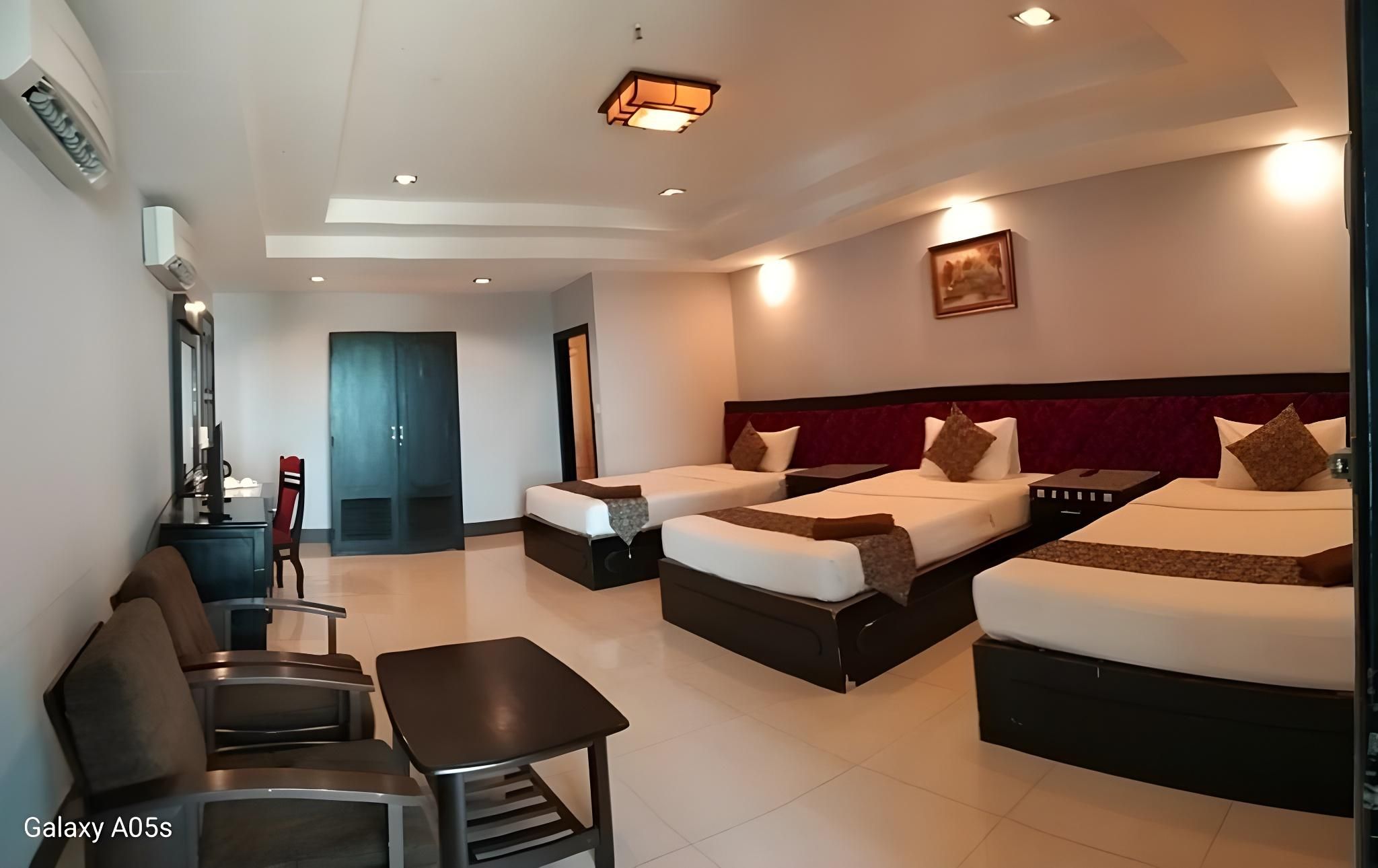 Rock Royal Hotel & Resort Triple Deluxe