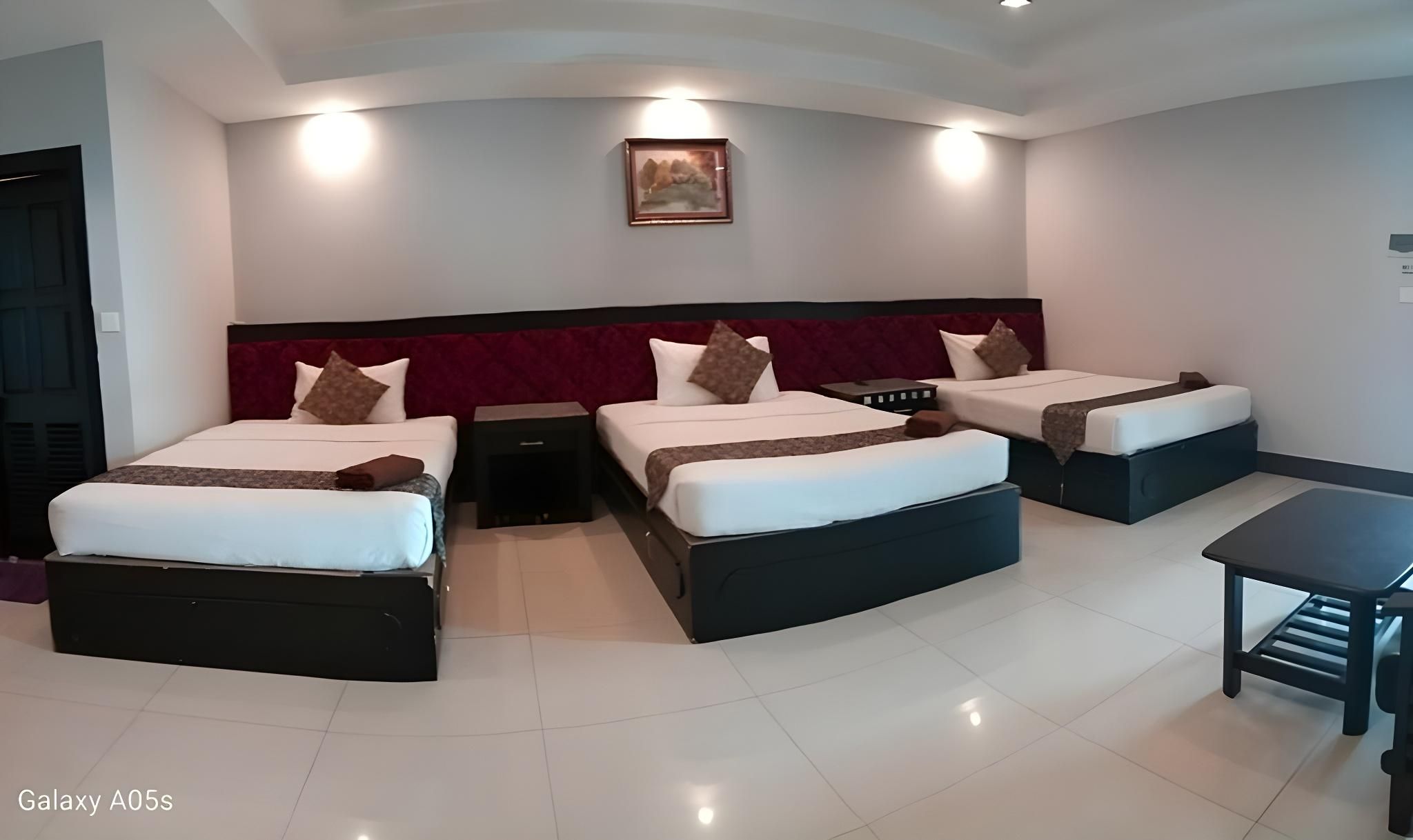 Rock Royal Hotel & Resort Triple Deluxe 3