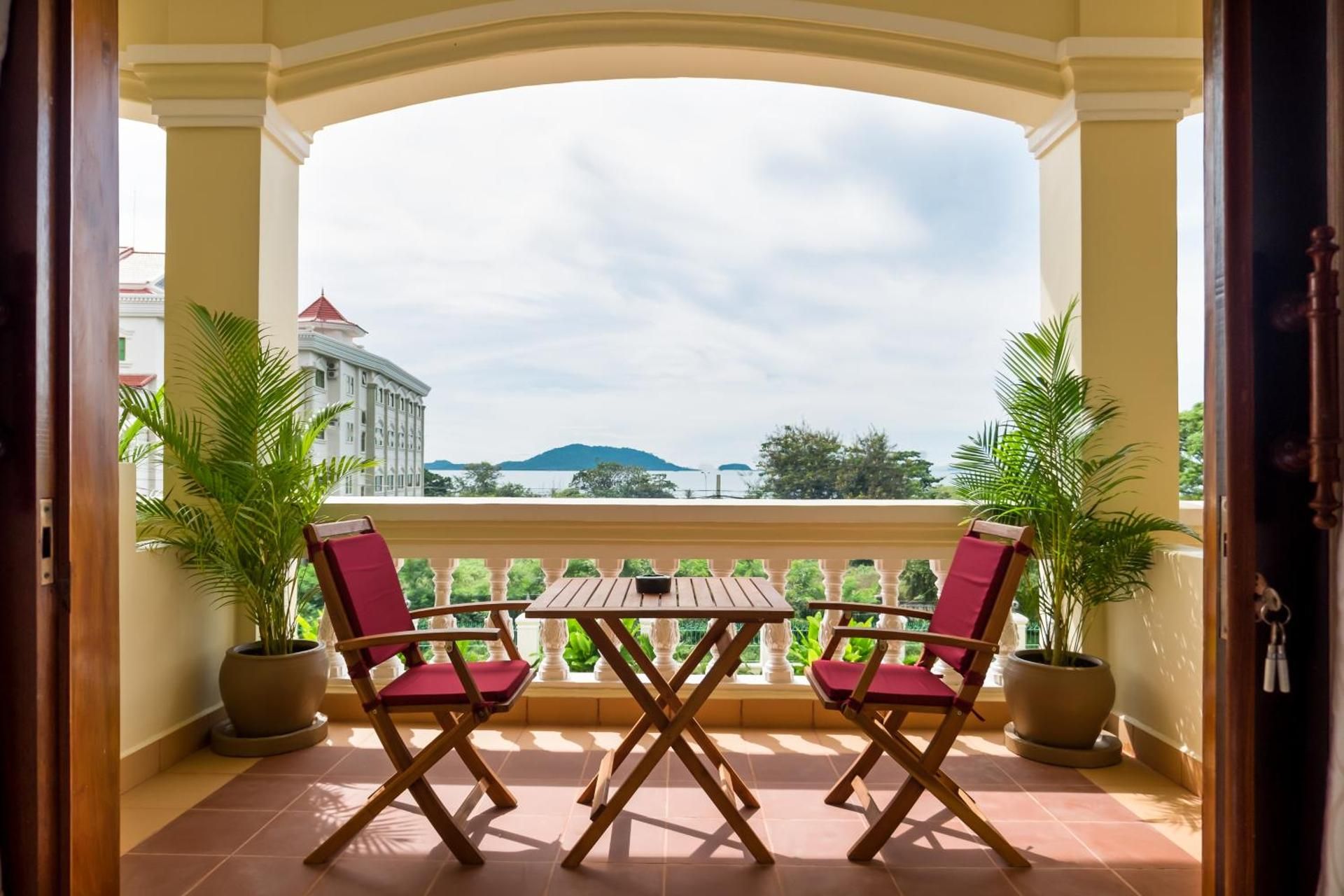 Deluxe Sea View Queen Room with Balcony