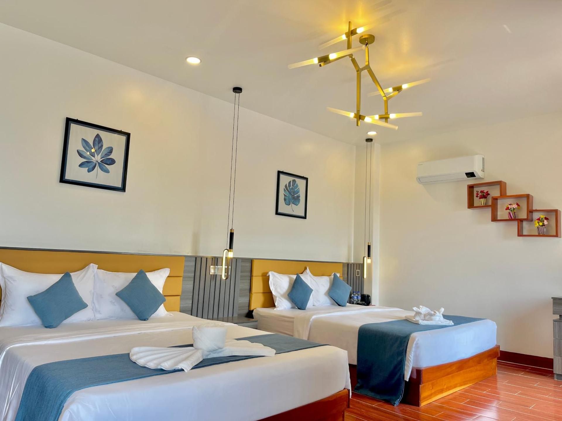 Kep Sea View Hotel &  Sky Bar Deluxe Twin Room with Sea View