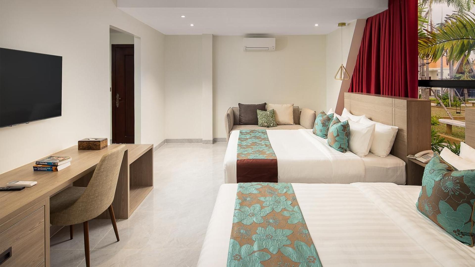 Two Bedroom Bungalow with Pool & Garden View 