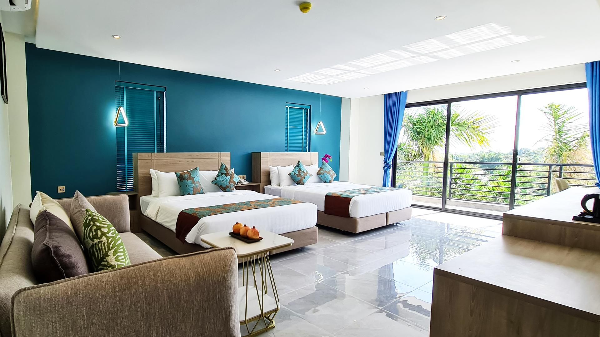 Deluxe Family Pool View