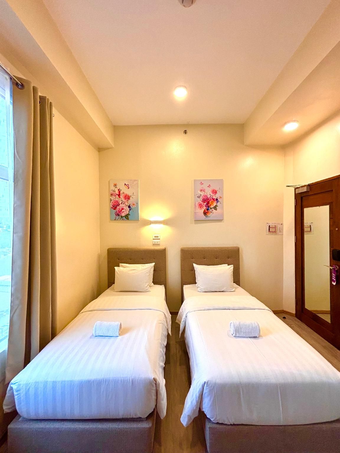 MySpace Hotel @Comembo Studio Deluxe Room 2