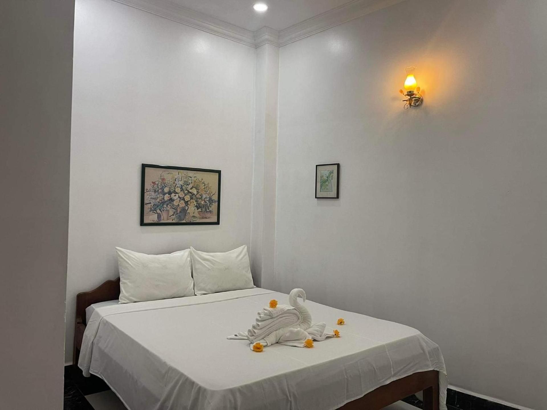 Standard Double Room No Window