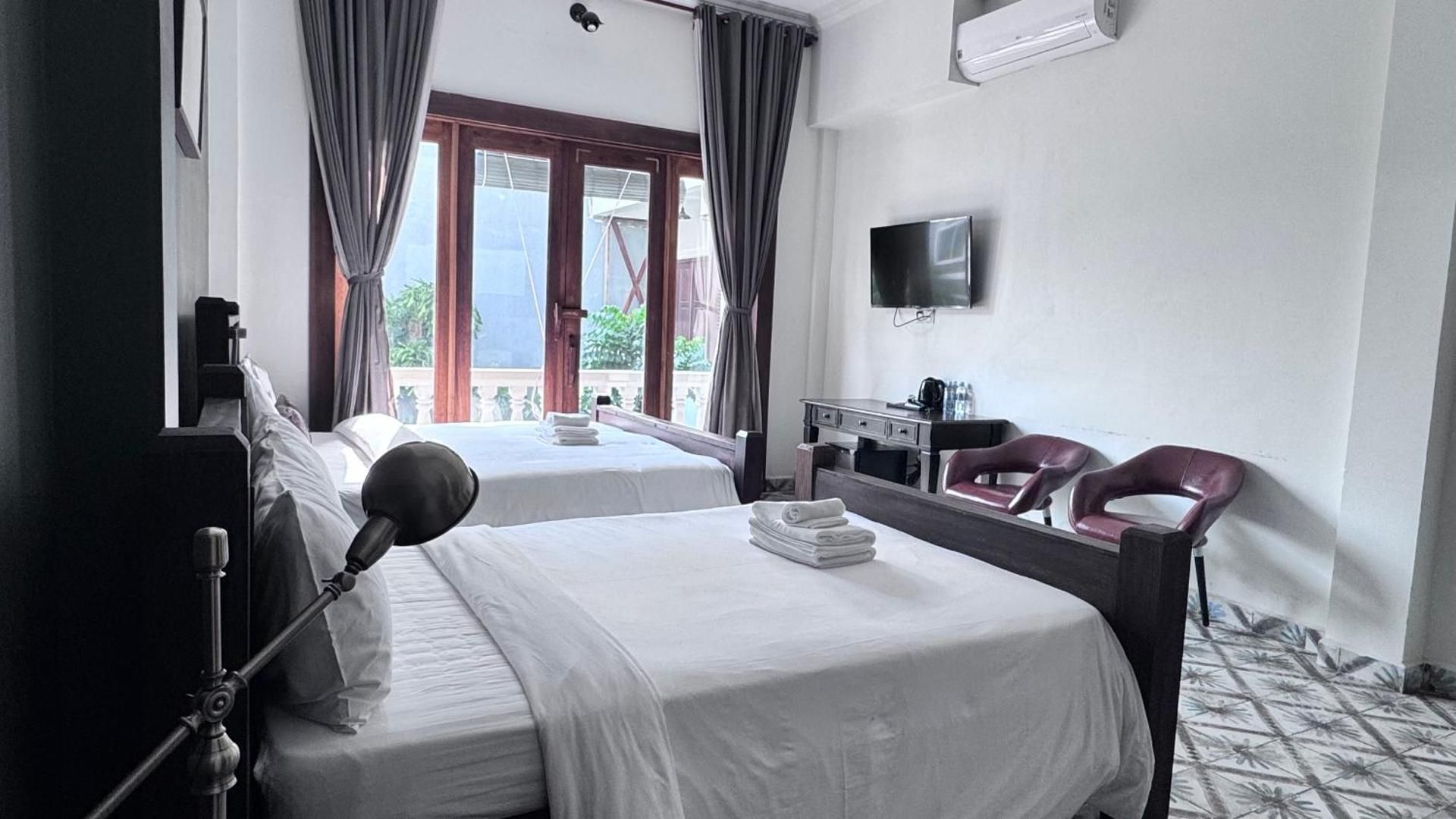 Deluxe Family Room