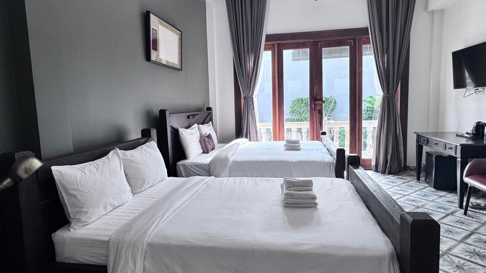 Deluxe Family Room