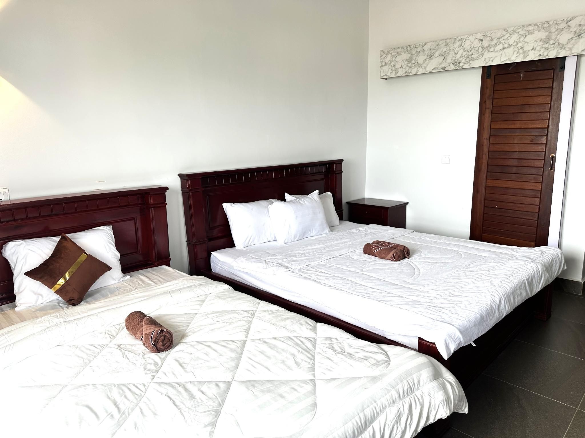 Ranisa Kampot Deluxe - 2 Beds with Balcony 2
